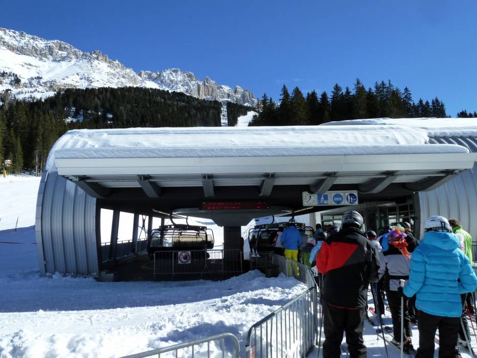 2005 年完成的 Absam Maierl 缆车站体育设施-1