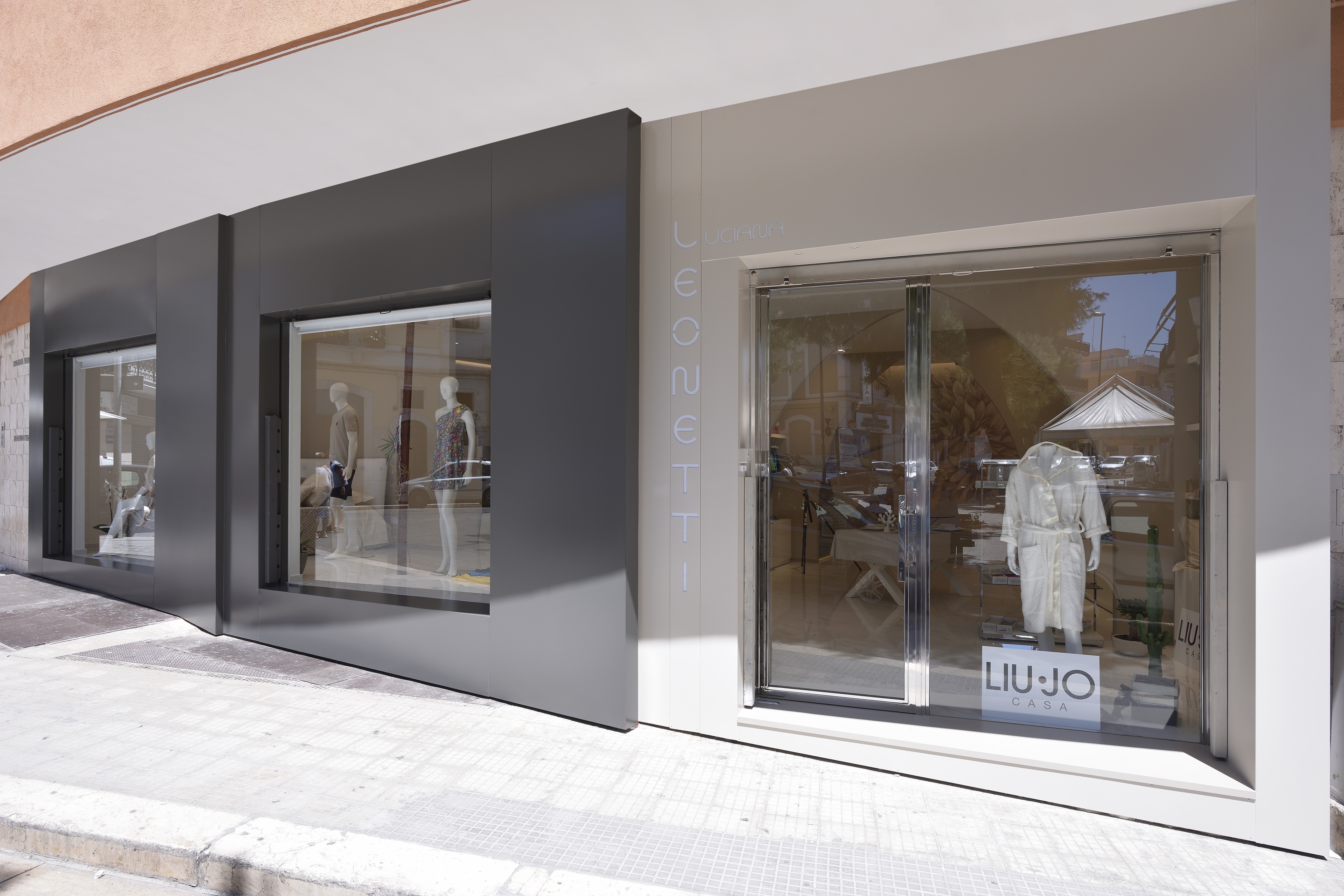 LUCIANA LEONETTI 时尚展示空间-4