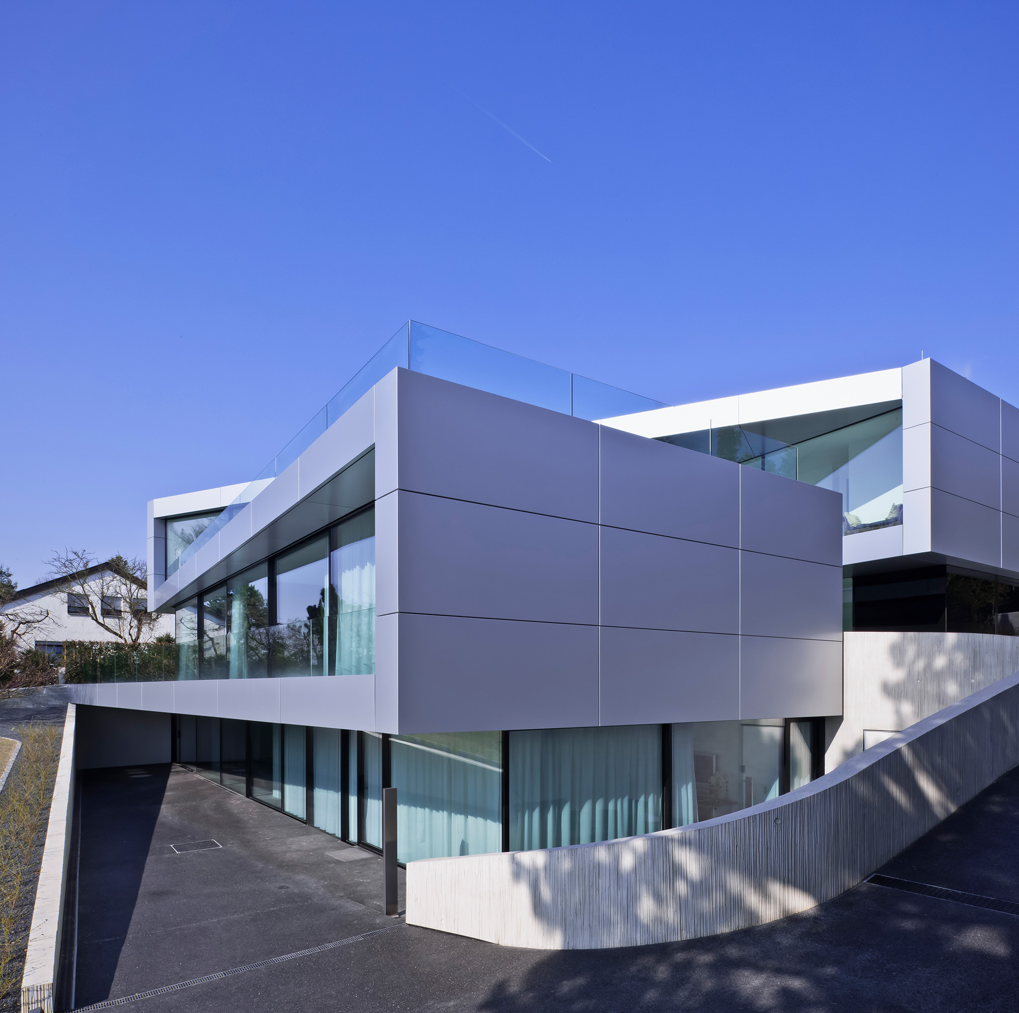 德国葡萄园中的金属 ribbon 别墅-3