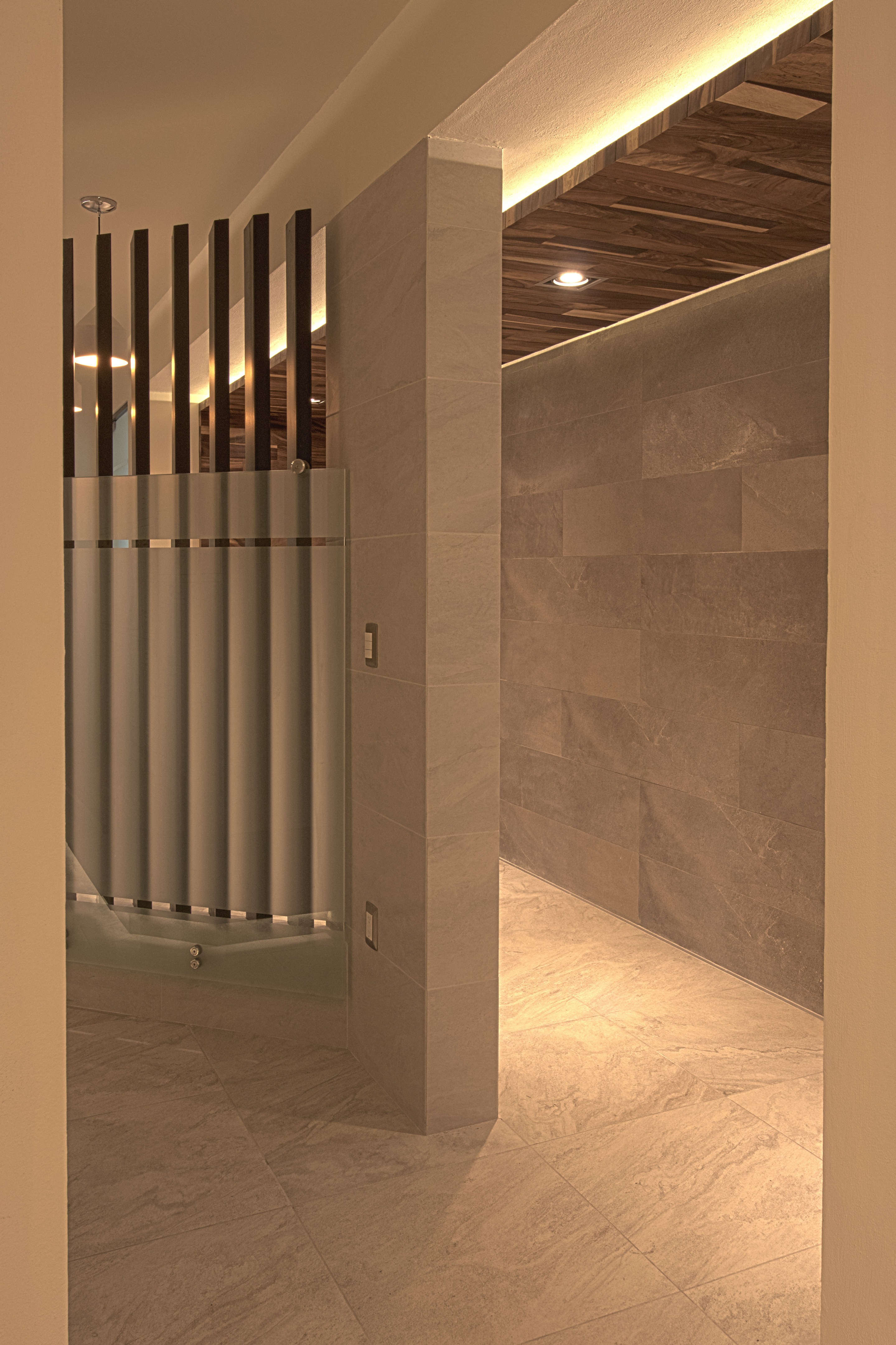 墨西哥乡村俱乐部拉斯·乌尔塔斯浴室和更衣室翻新-24