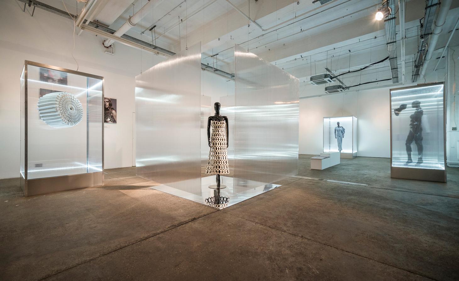 意大利制造,英国设计 | 阿尔坎塔拉的时尚突破-16