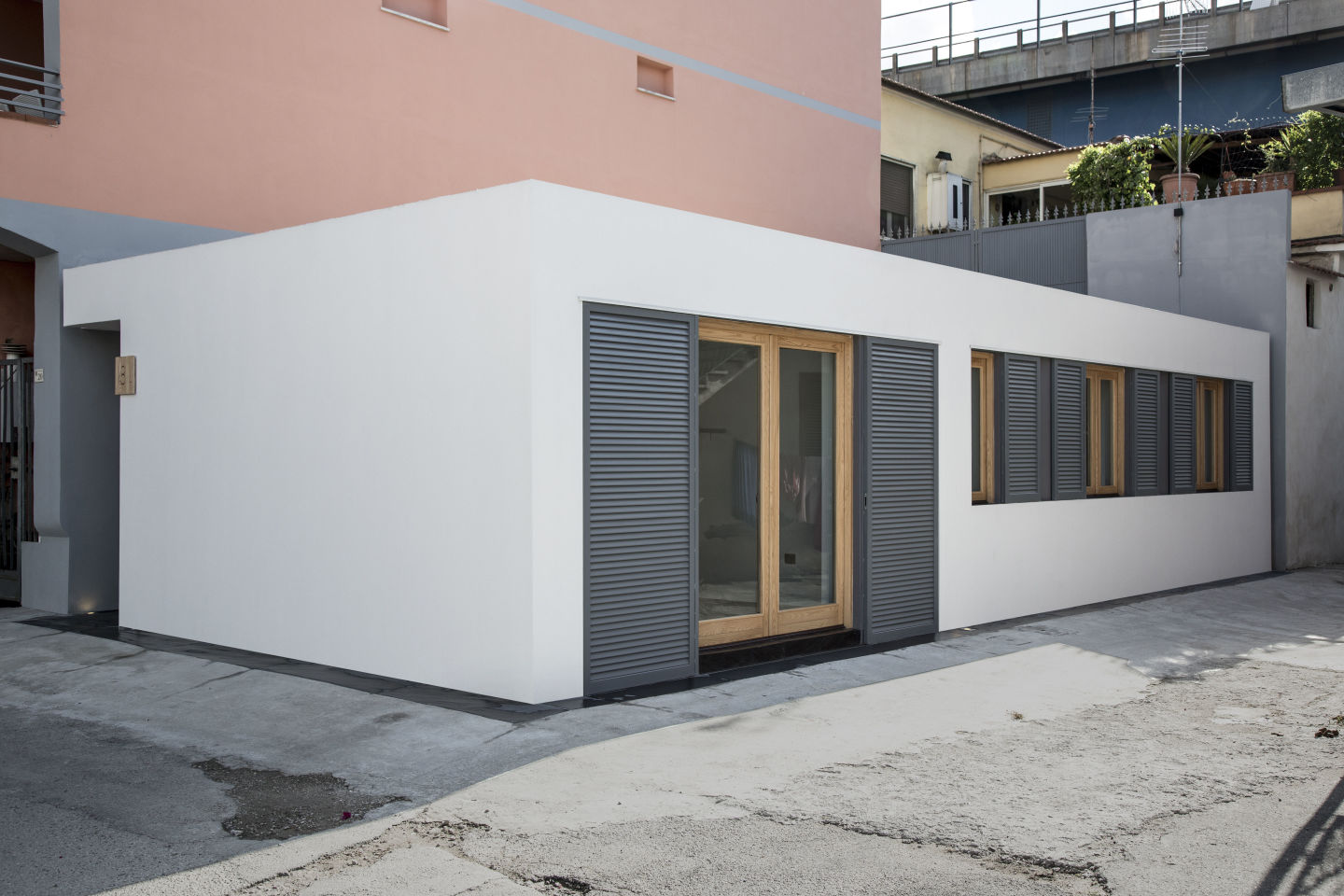 简约重生 | 废旧仓库变现代公寓-3