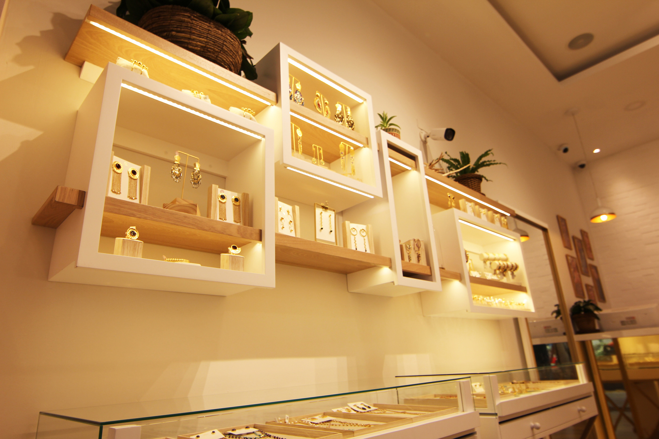 哥伦比亚手工珠宝品牌 LA SIERRA 室内设计-7