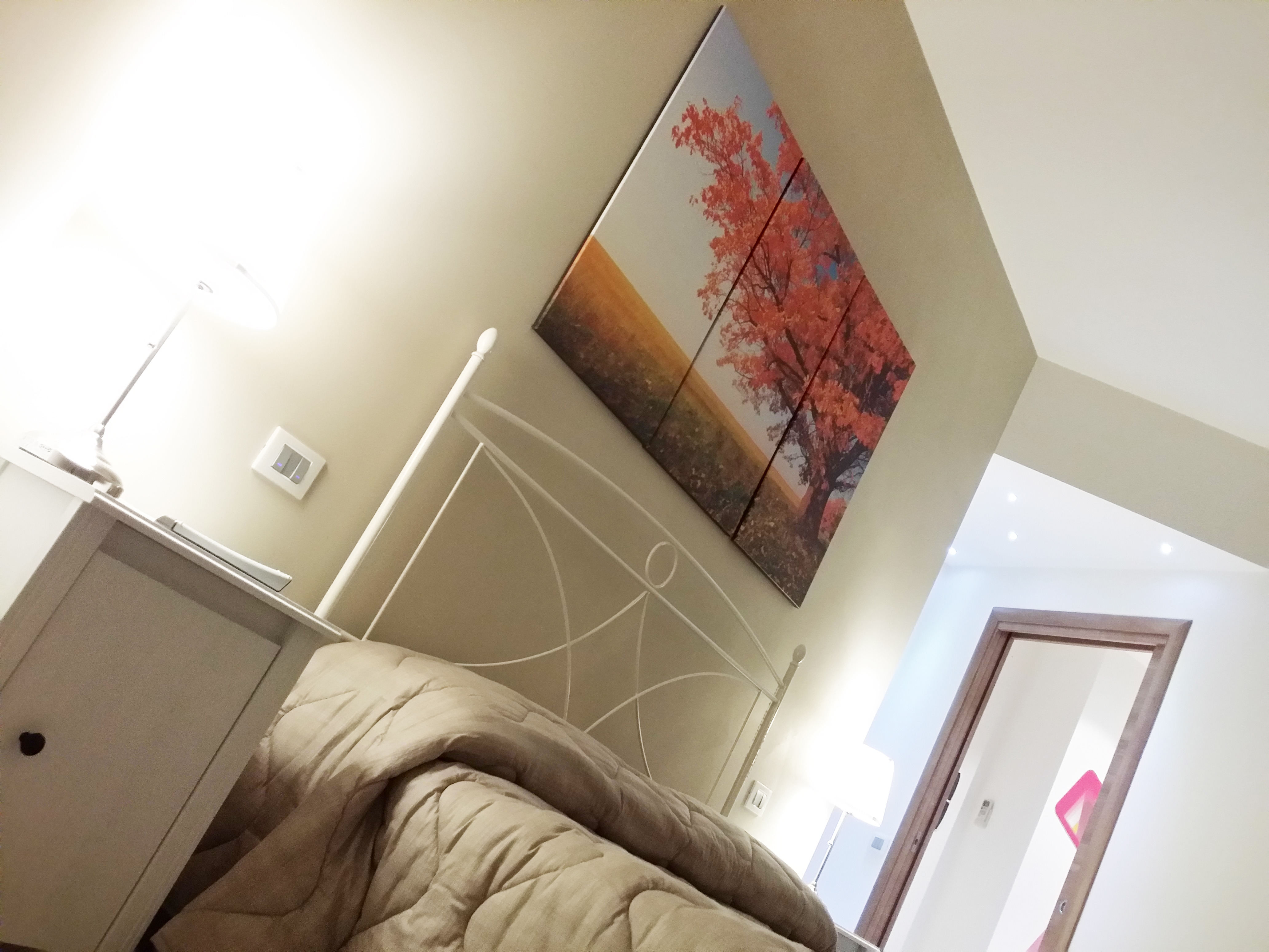 2014 年完工的个性化厨房玻璃面板装饰公寓室内设计案例-18