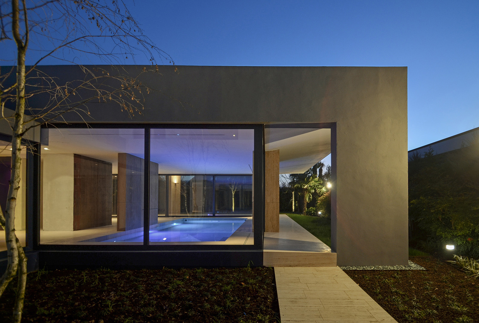 2018 年完成的意大利 60 年代住宅翻新设计-7