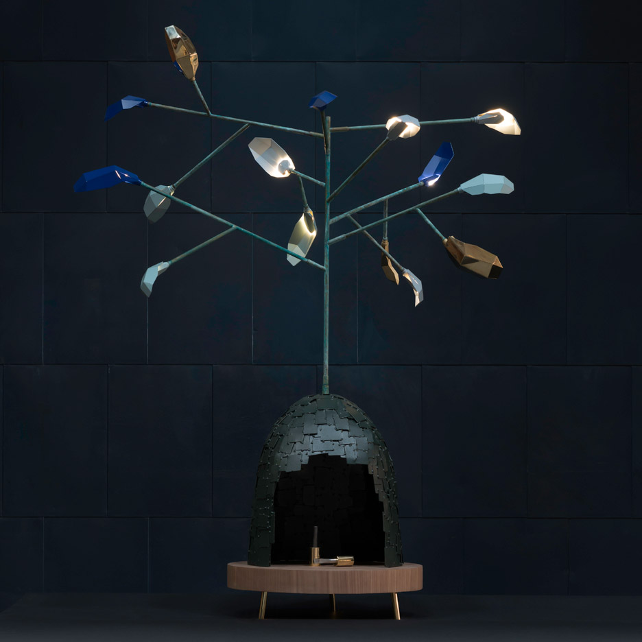 米兰设计周荷兰设计师展示二维家具与光雕塑-11