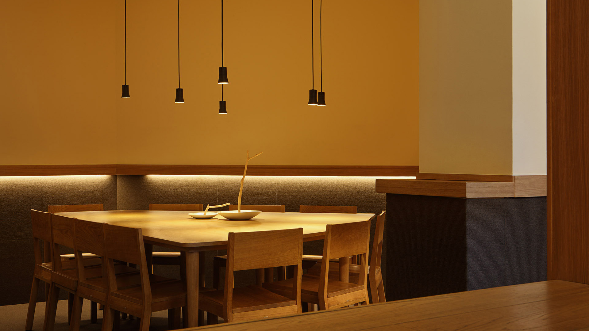 致敬日本文化,AIUEnO 餐厅的室内设计艺术-1