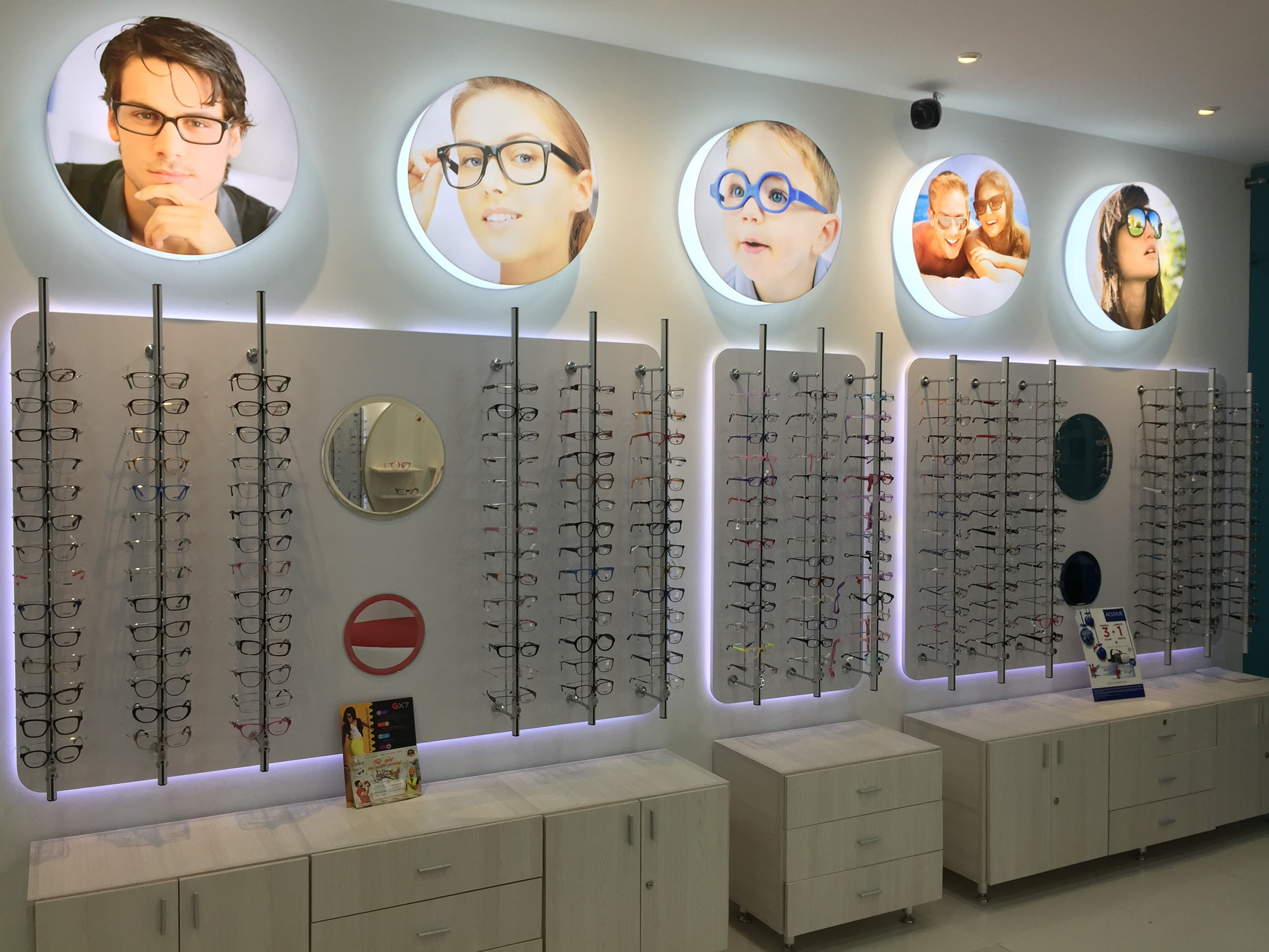 简约北欧风，打造哥伦比亚眼科诊所新形象-8