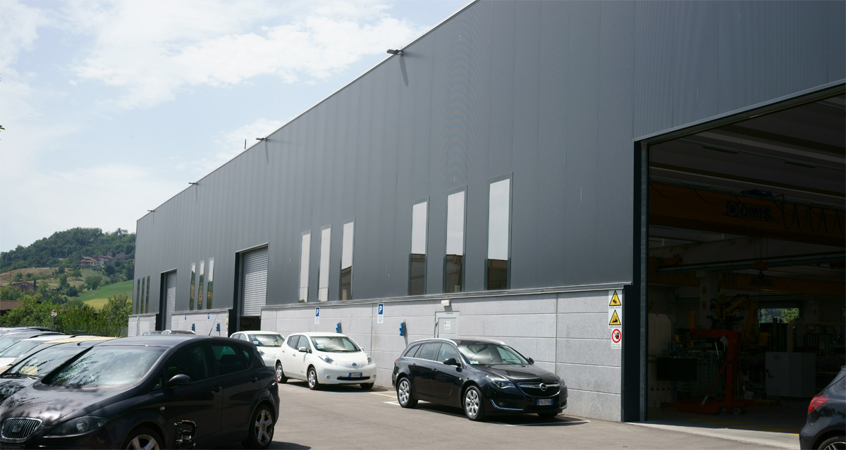 意式工厂变身透明地标,绿色办公新概念-13