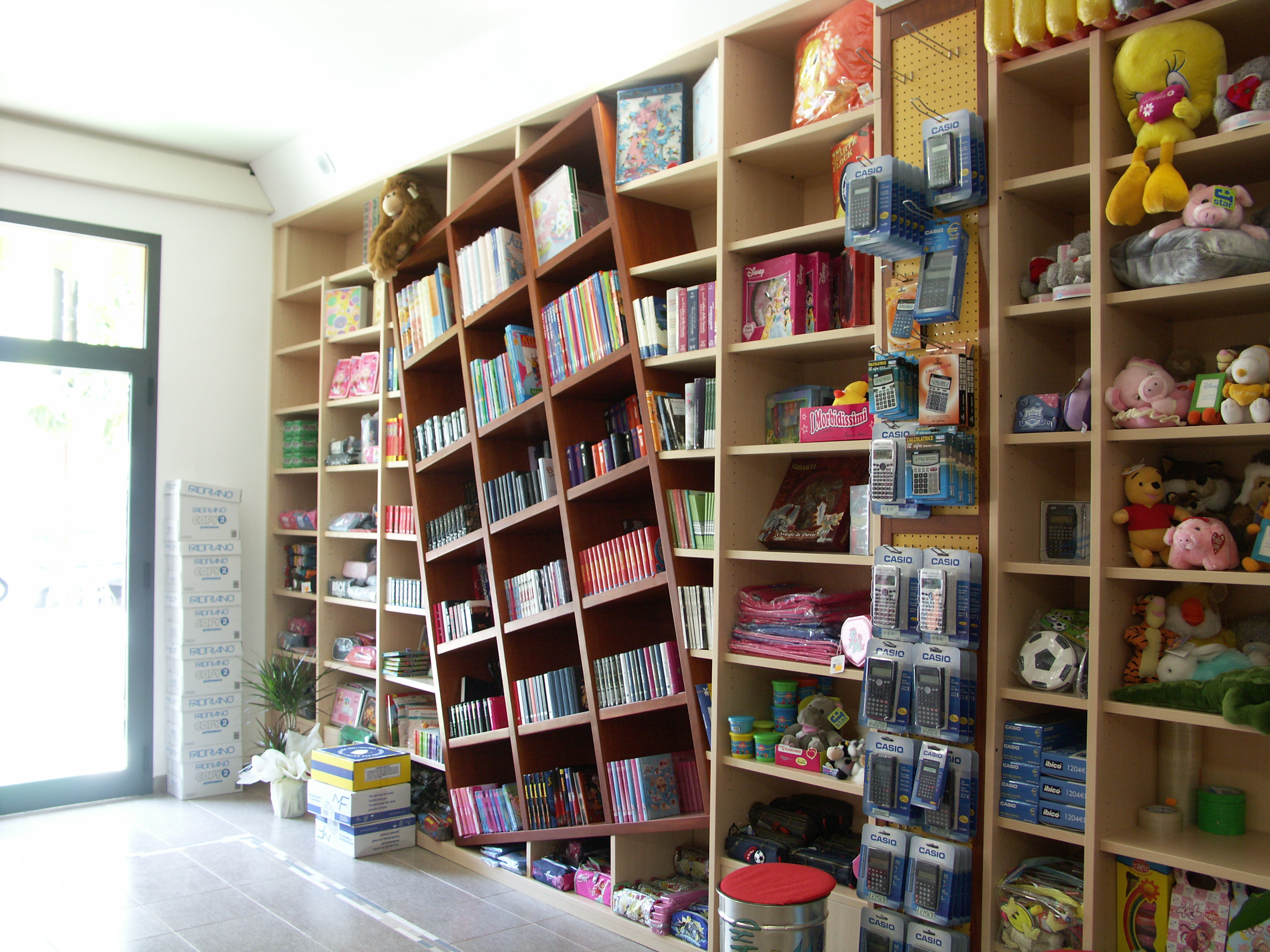 2008 年完成的 Minnella 书店室内设计-0