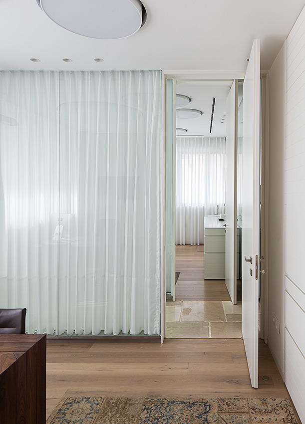 双层玻璃墙的整形诊所-6