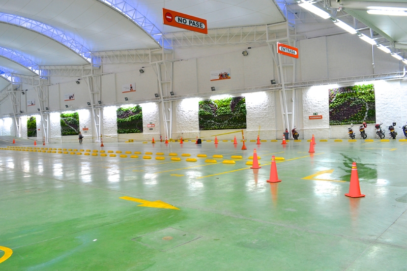 哥伦比亚 Ibague 泛美书店-1