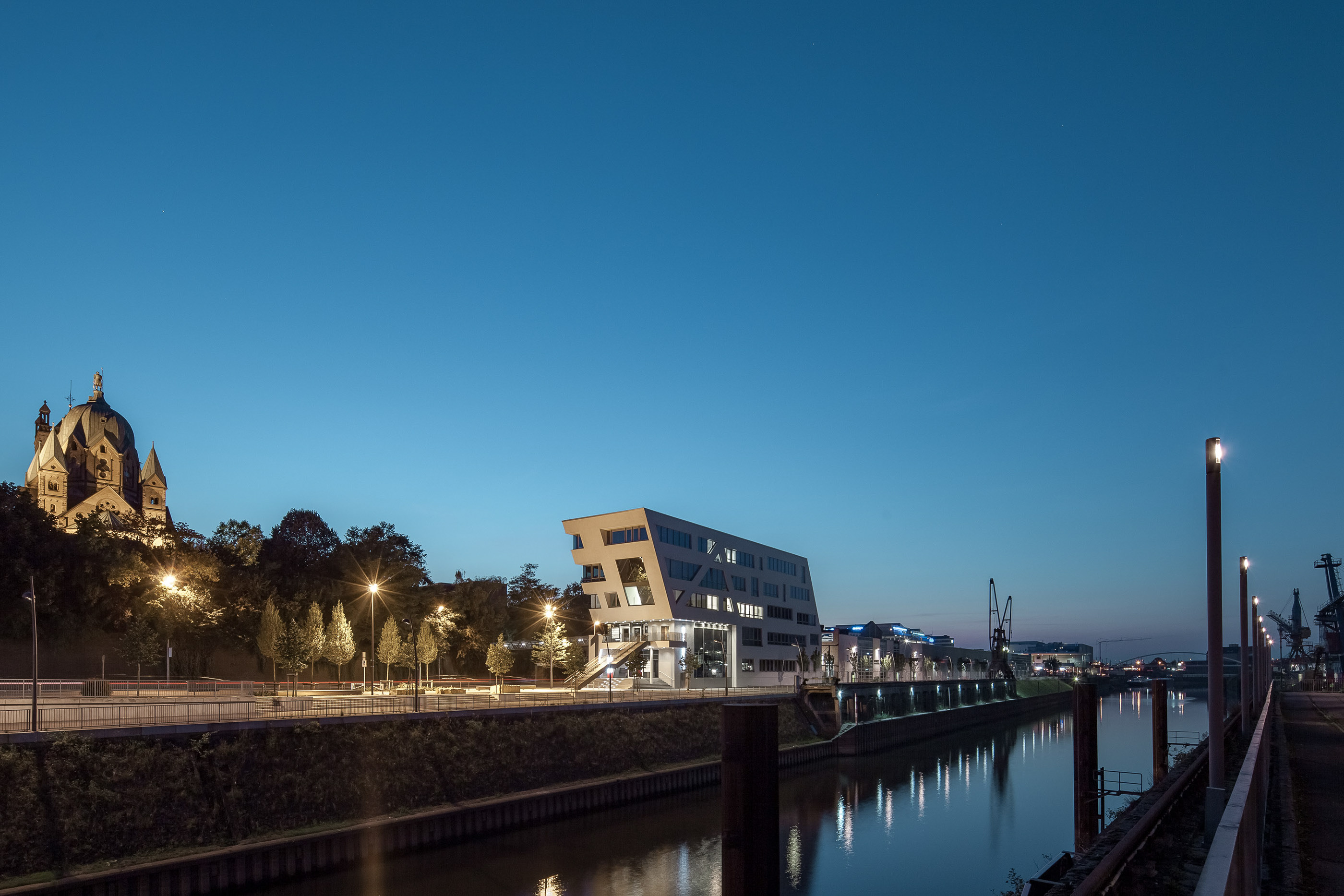 现代律师事务所设计 | 专业与美学的完美结合-5