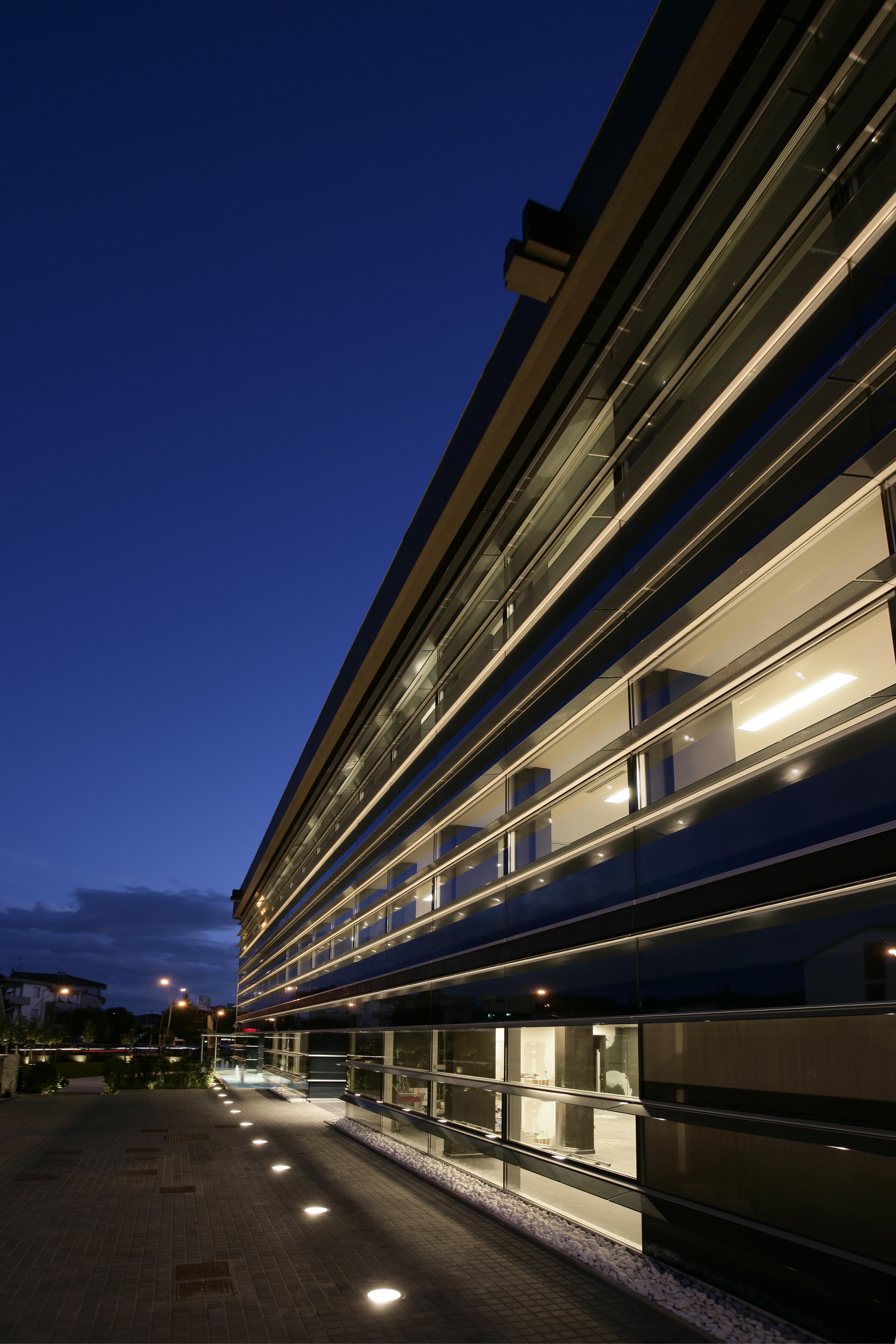 工业风珠宝总部设计-5