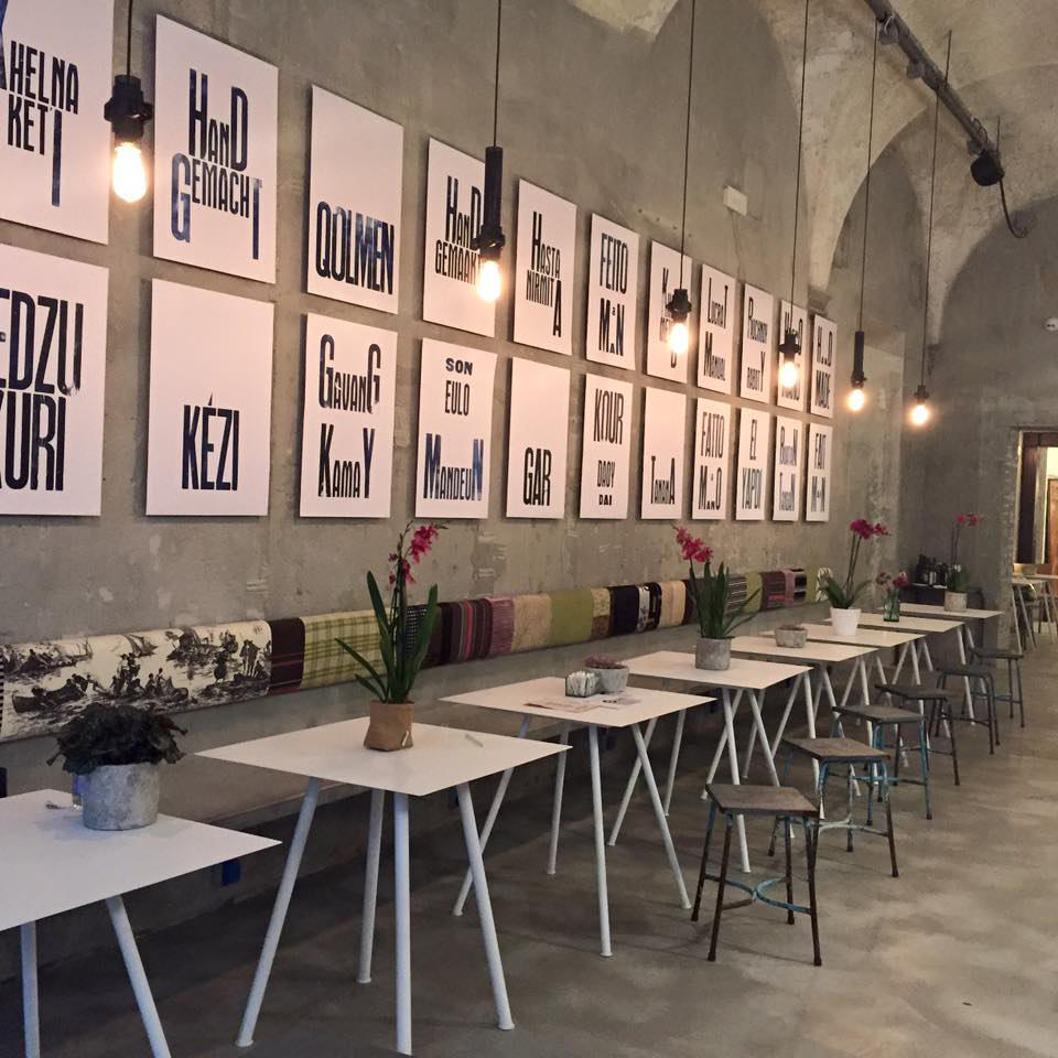 复古韵味与现代设计共融的餐厅空间-5