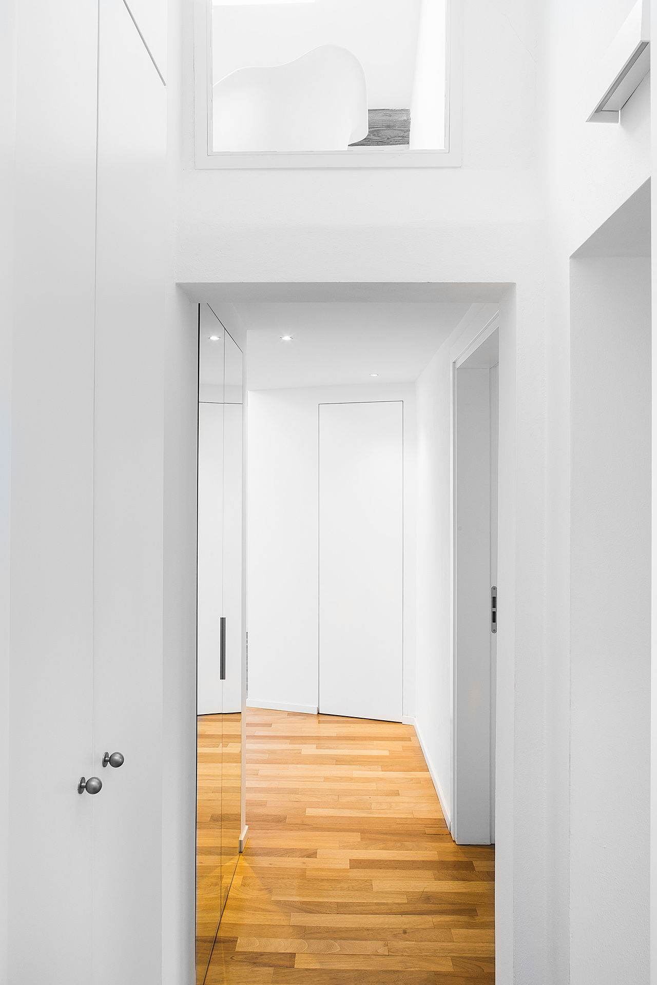 绿意盎然的历史建筑顶层公寓改造-11