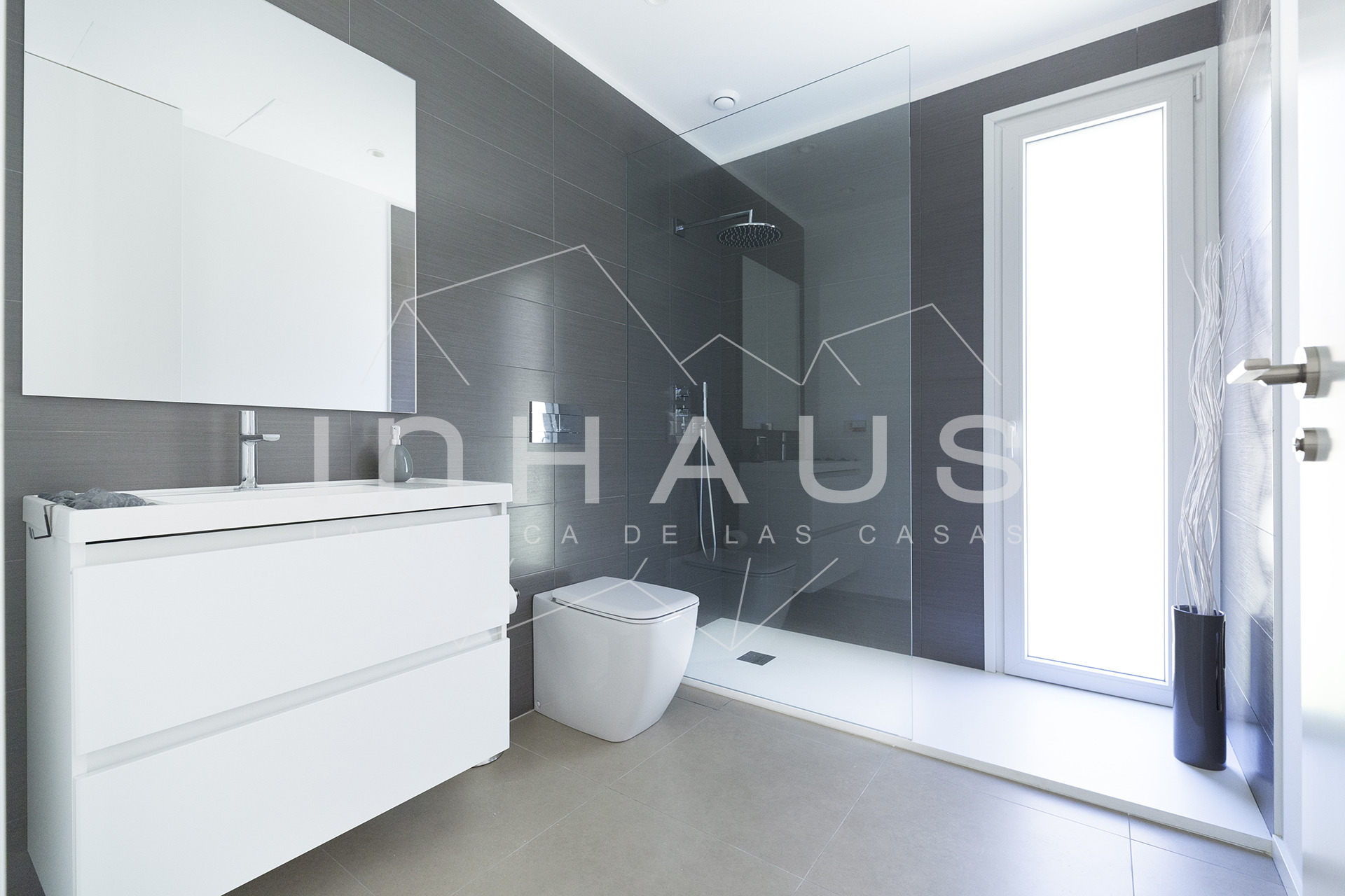 巴塞罗那简约现代模块化别墅-4