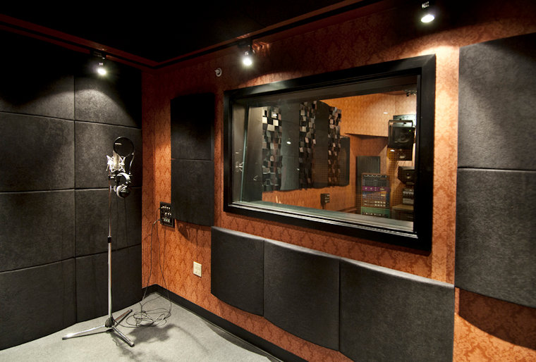 麦克莫瑞与瑞安·刘易斯选用 Vicoustic 打造顶级录音室-3