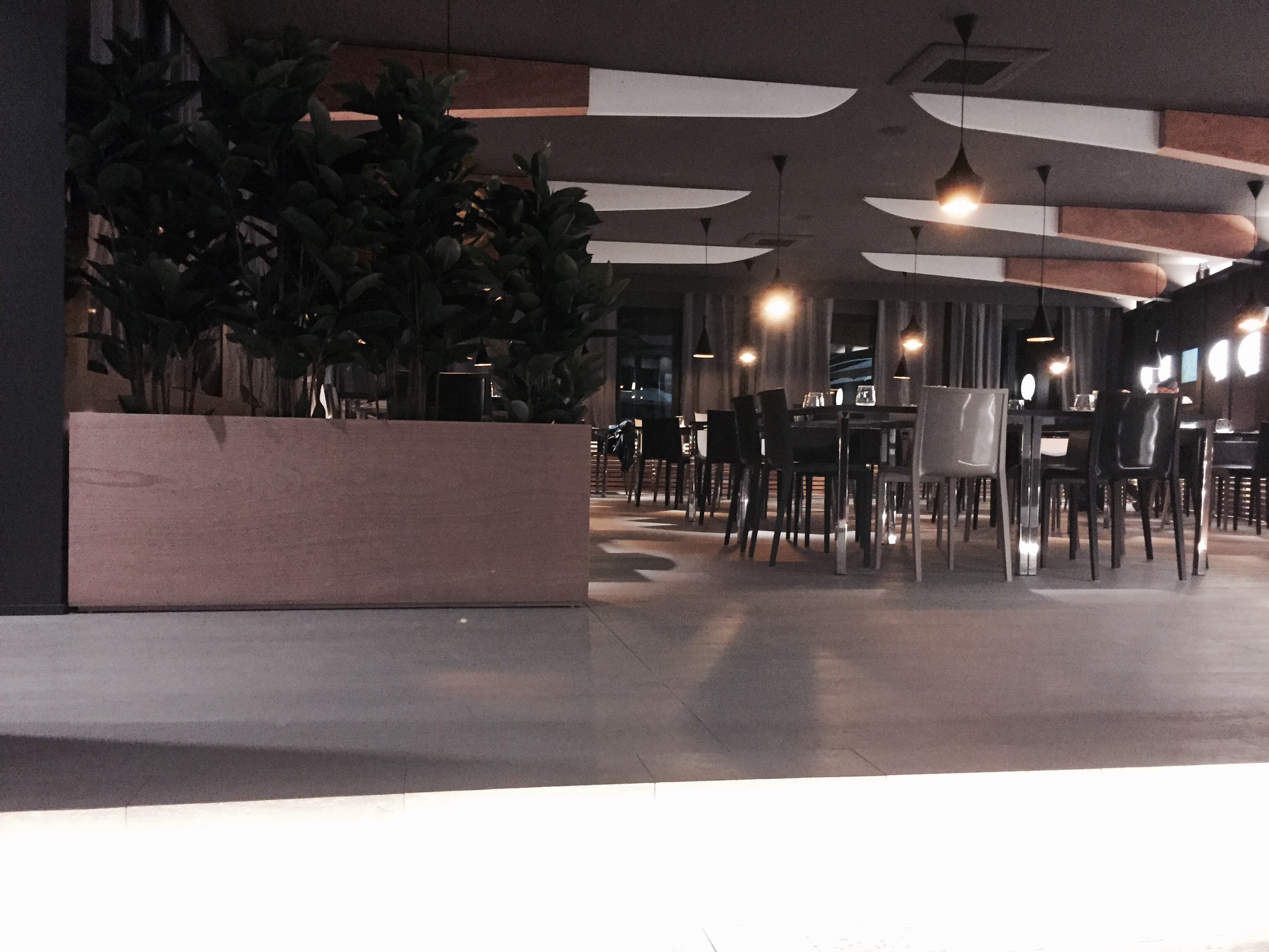 2016 年完成的 QUATTROCHIACCHIERE 咖啡餐厅设计-9