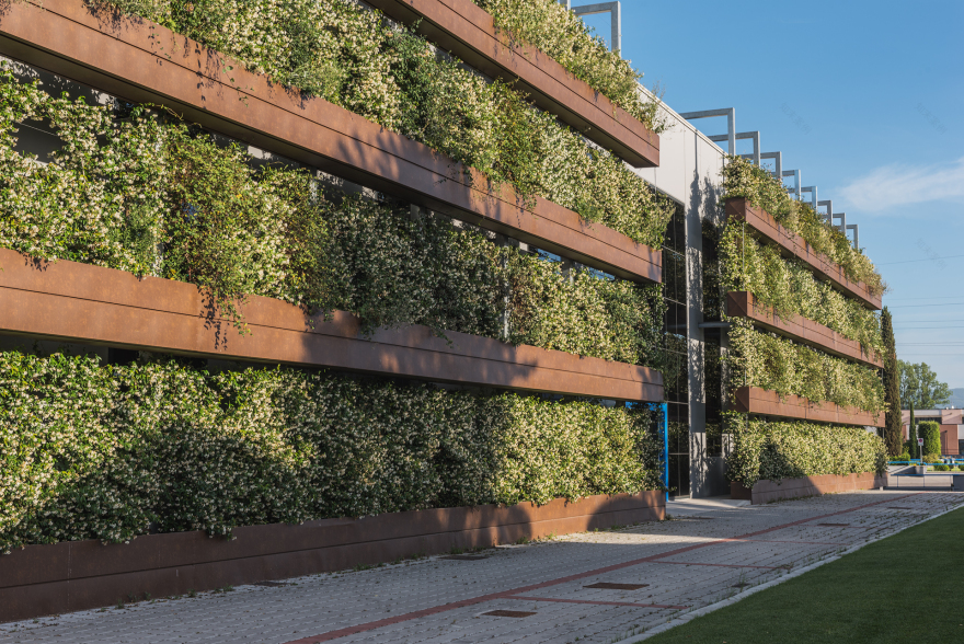 2018 年完成的意大利新总部办公楼设计-4