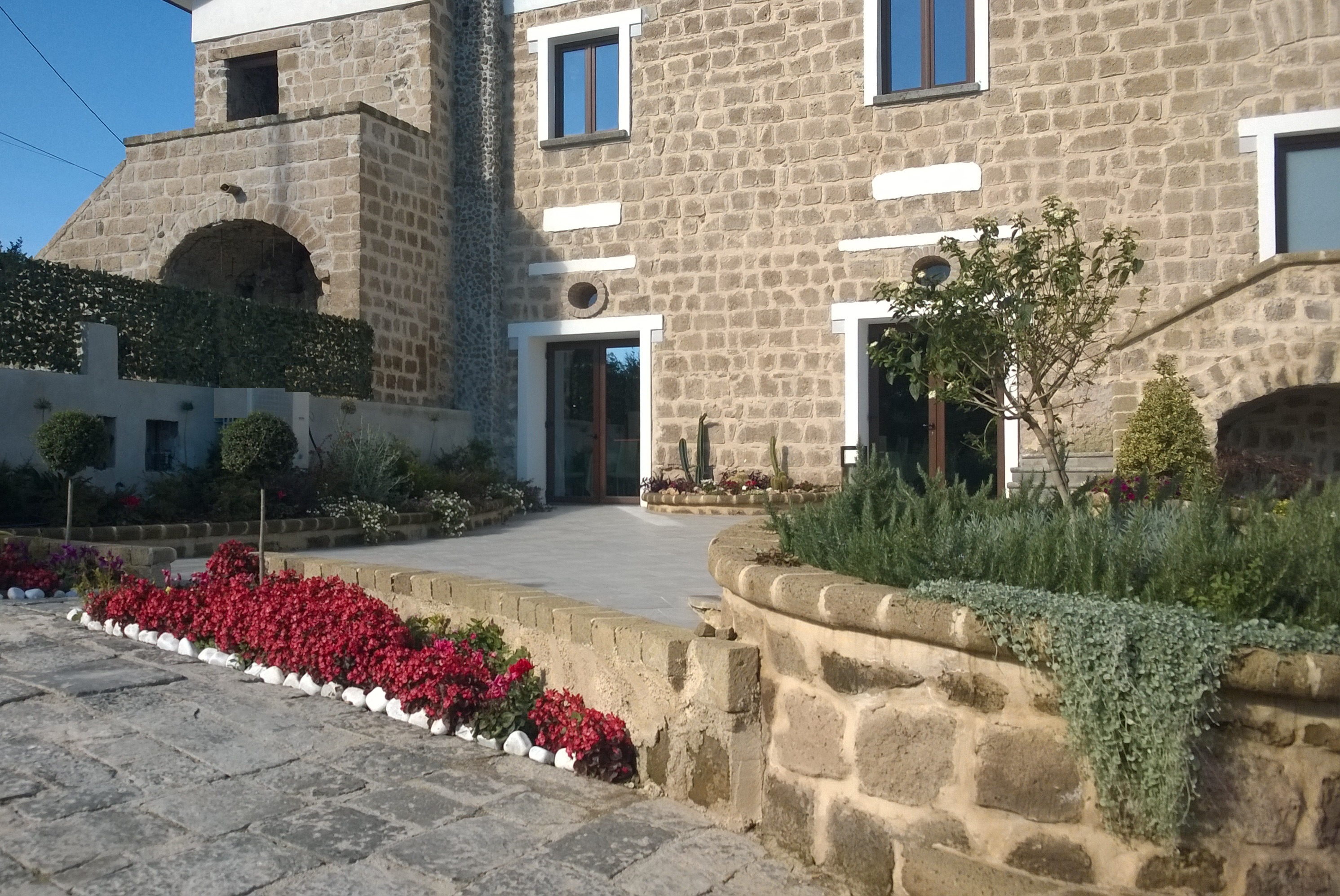 2015 年完成的意大利 TenutaTerraTefra 旅游设施恢复与更新项目-1