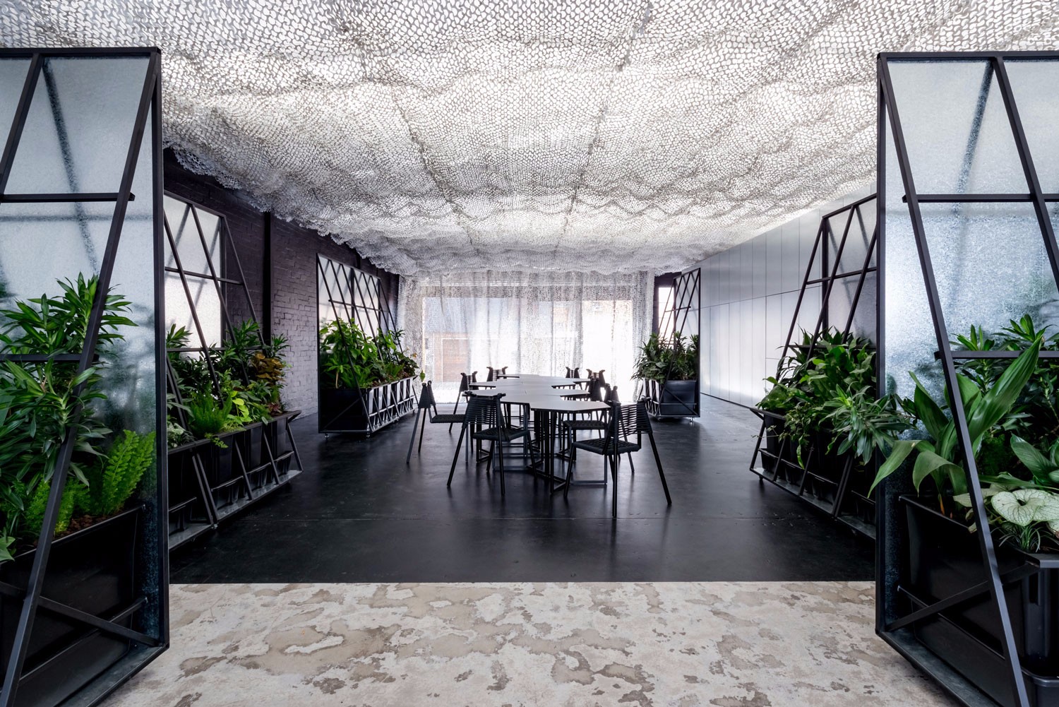 多元空间的无限可能——RUSSELL & GEORGE 的一站式工作休闲场所-21