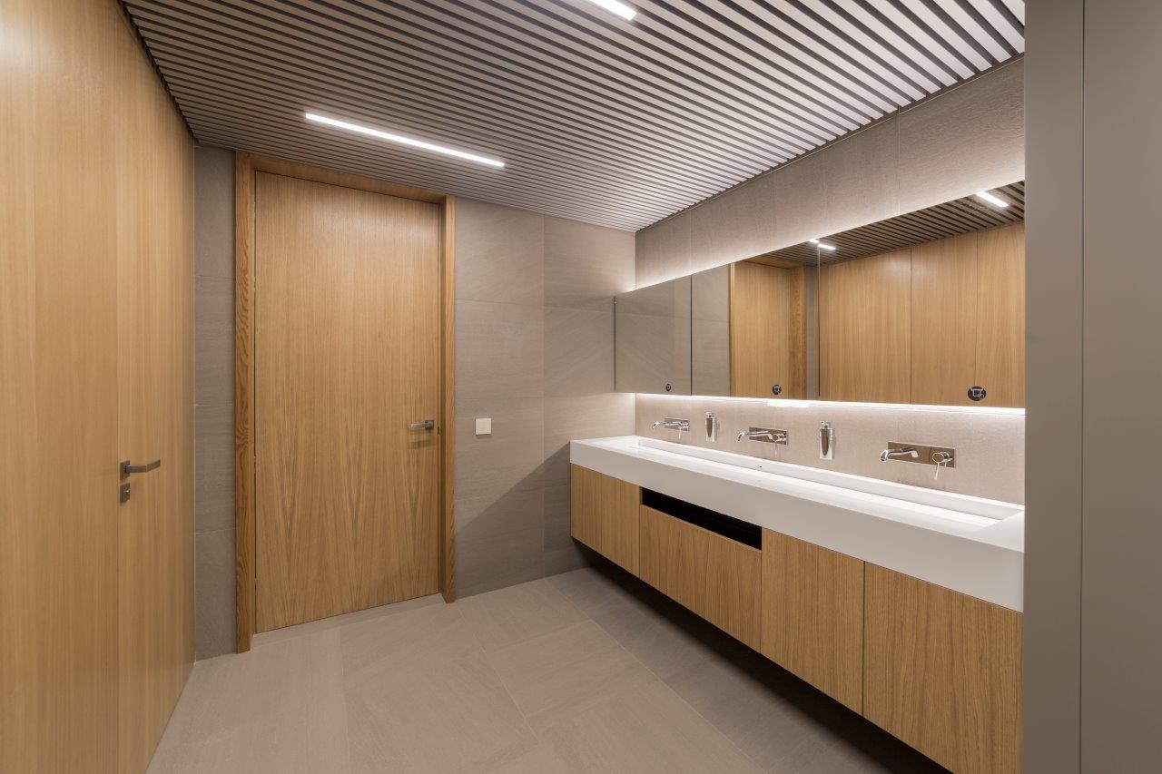 西班牙 AUTIS 公司总部，现代工业风室内设计-10