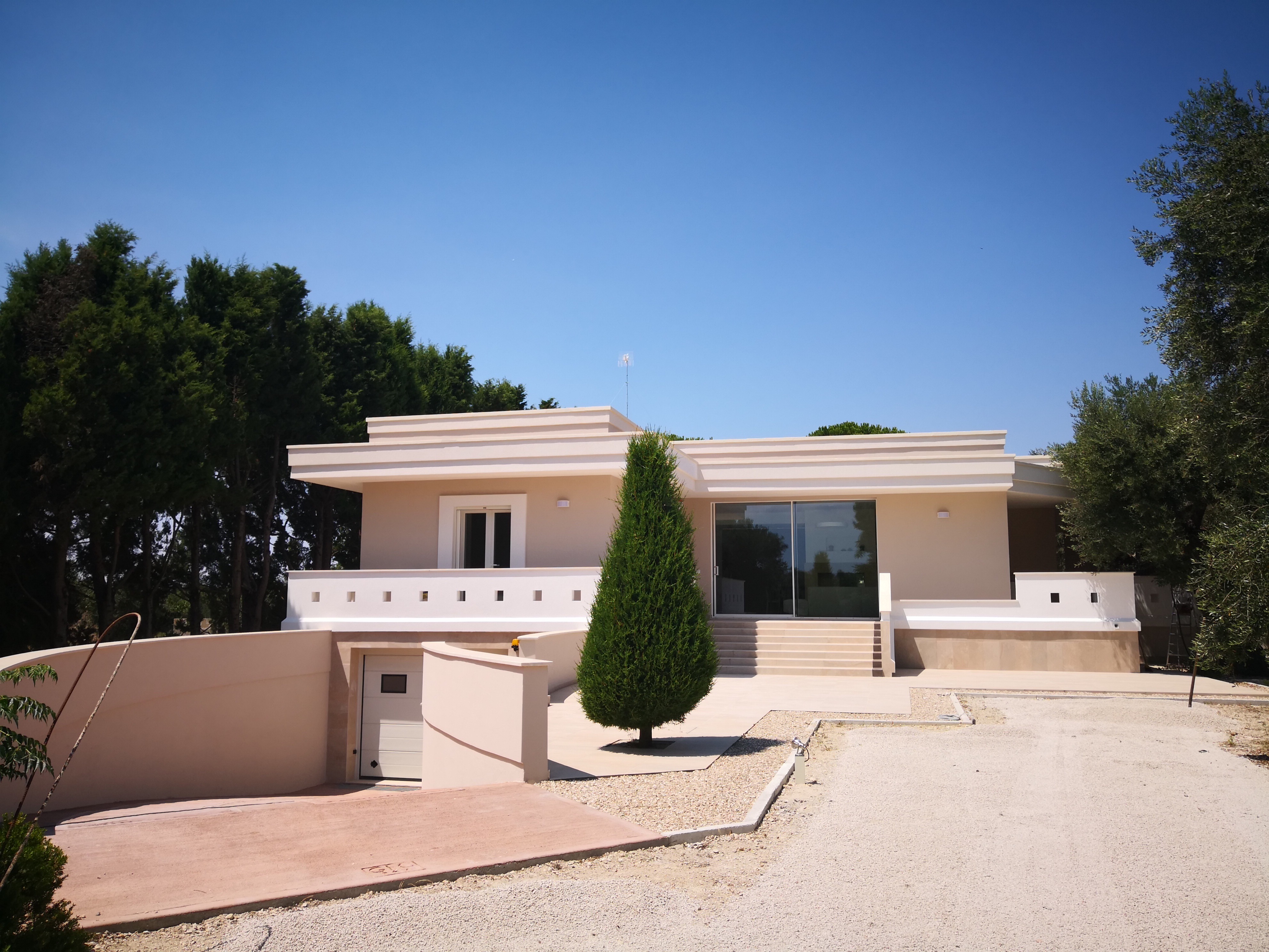 2018 年私人住宅室内设计案例 | 混凝土加固的现代之家-0