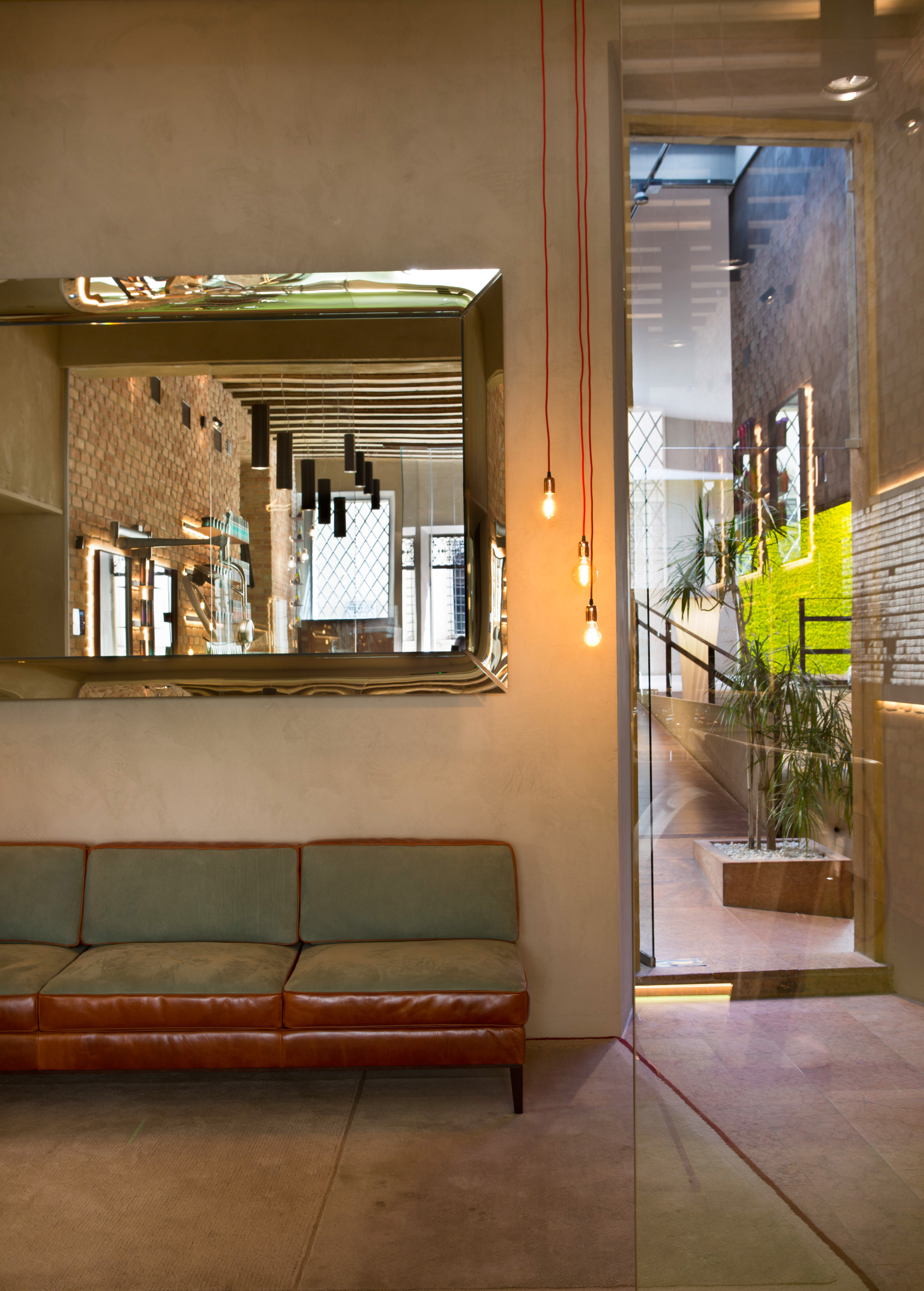 打造五星级酒店内的独特沙龙空间-7