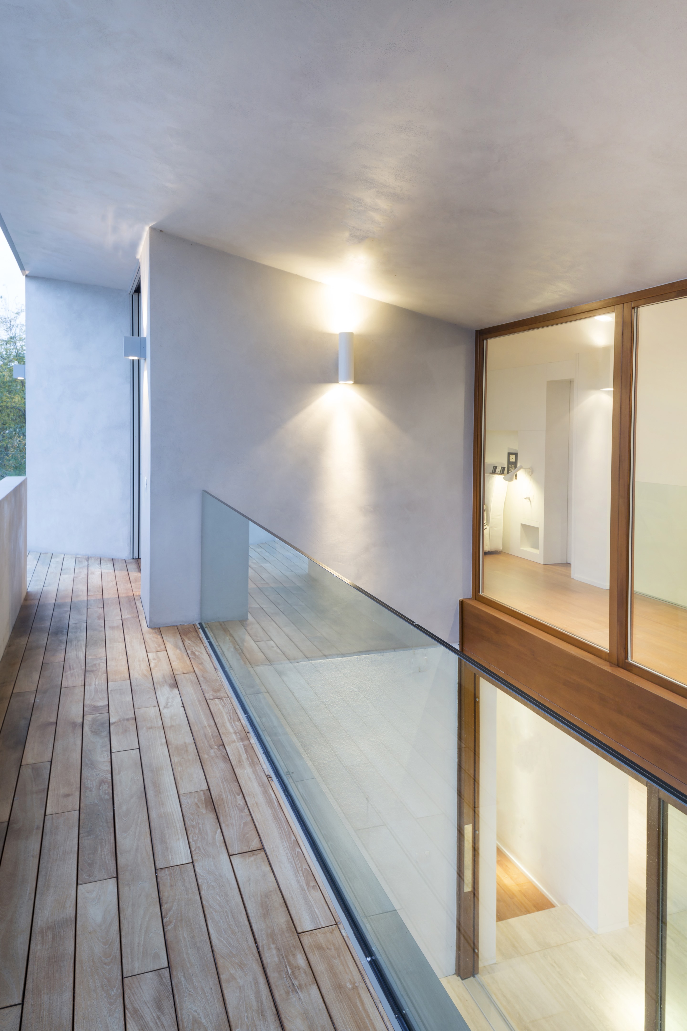 简练纯粹,自然光影交织的意大利别墅设计-5