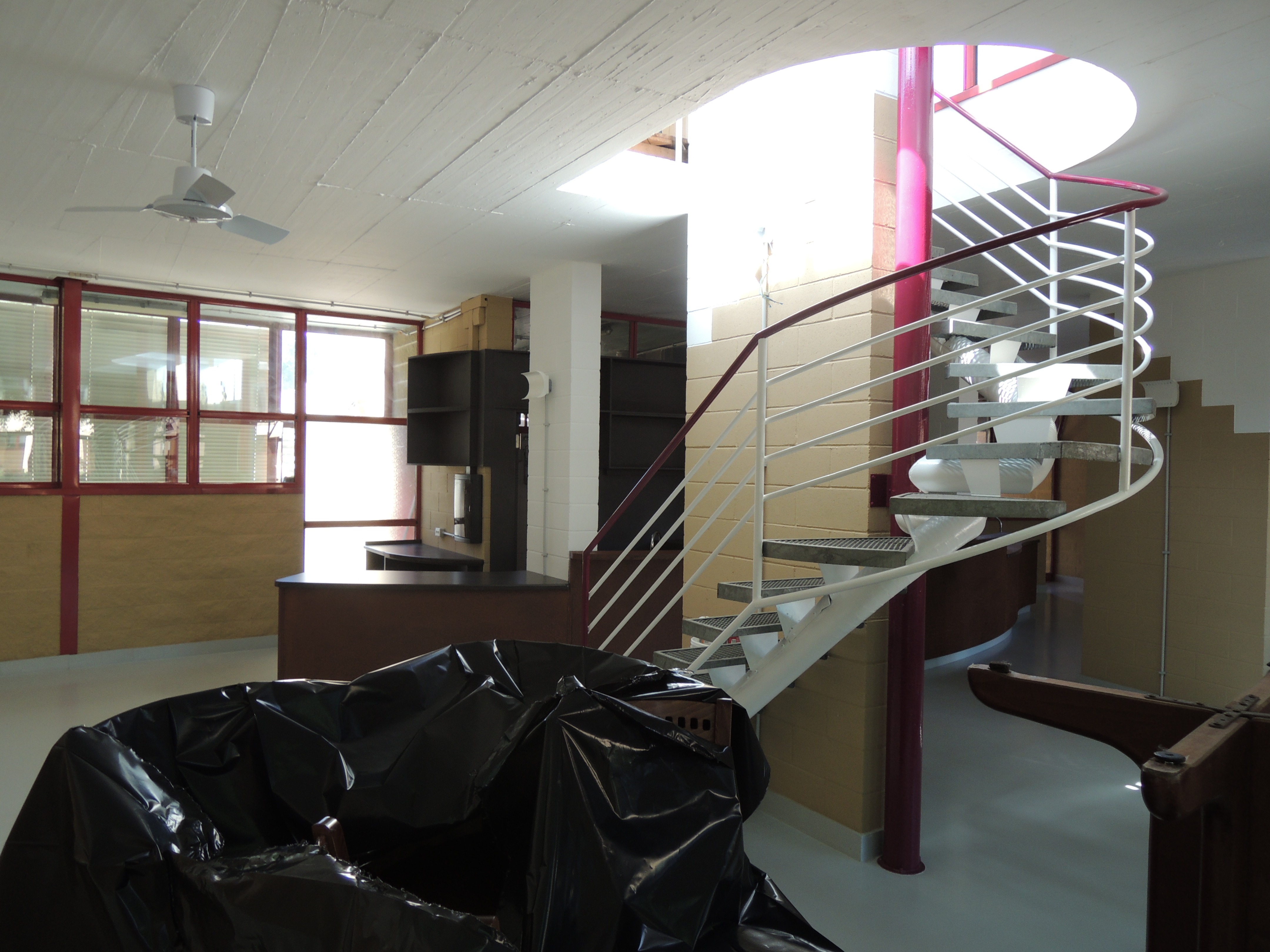 运动中心“L.Merigliano”翻新俱乐部会所,打造休闲聚会空间-5