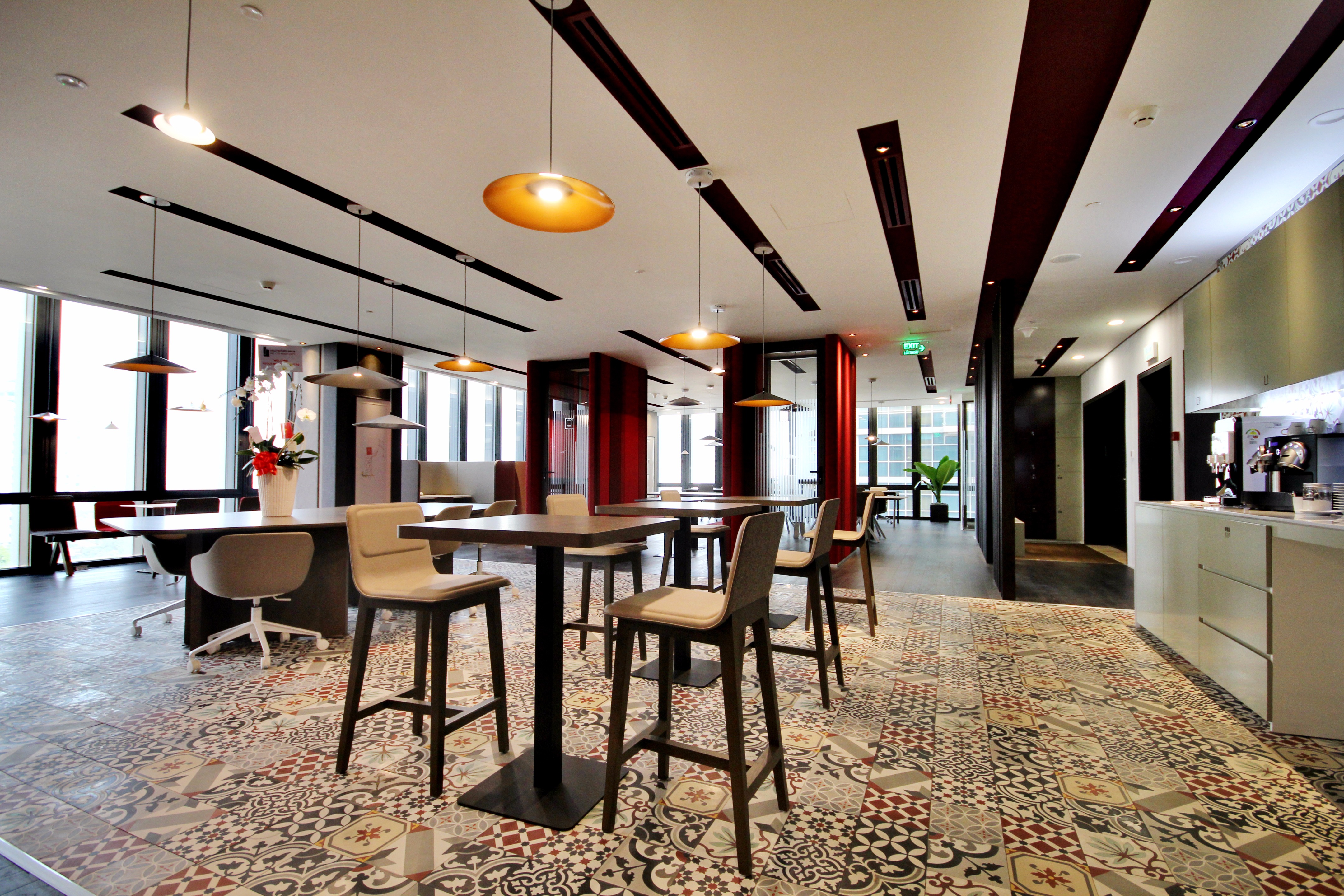 越南最大城市中心的灵动办公空间-5