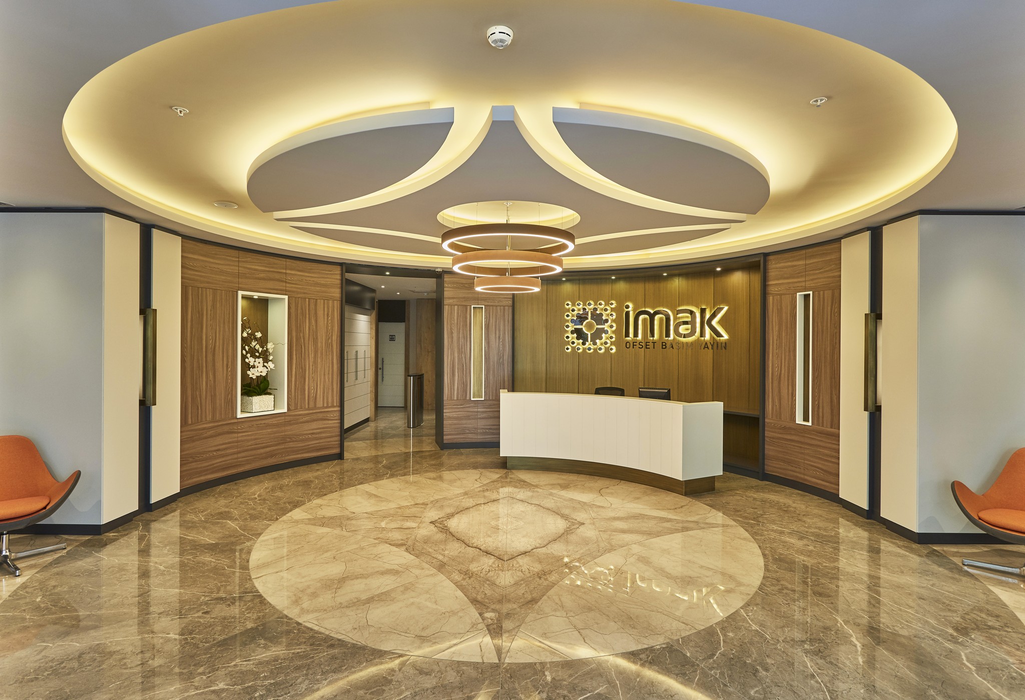 Imak Ofset 管理办公室，现代与有机的融合-0