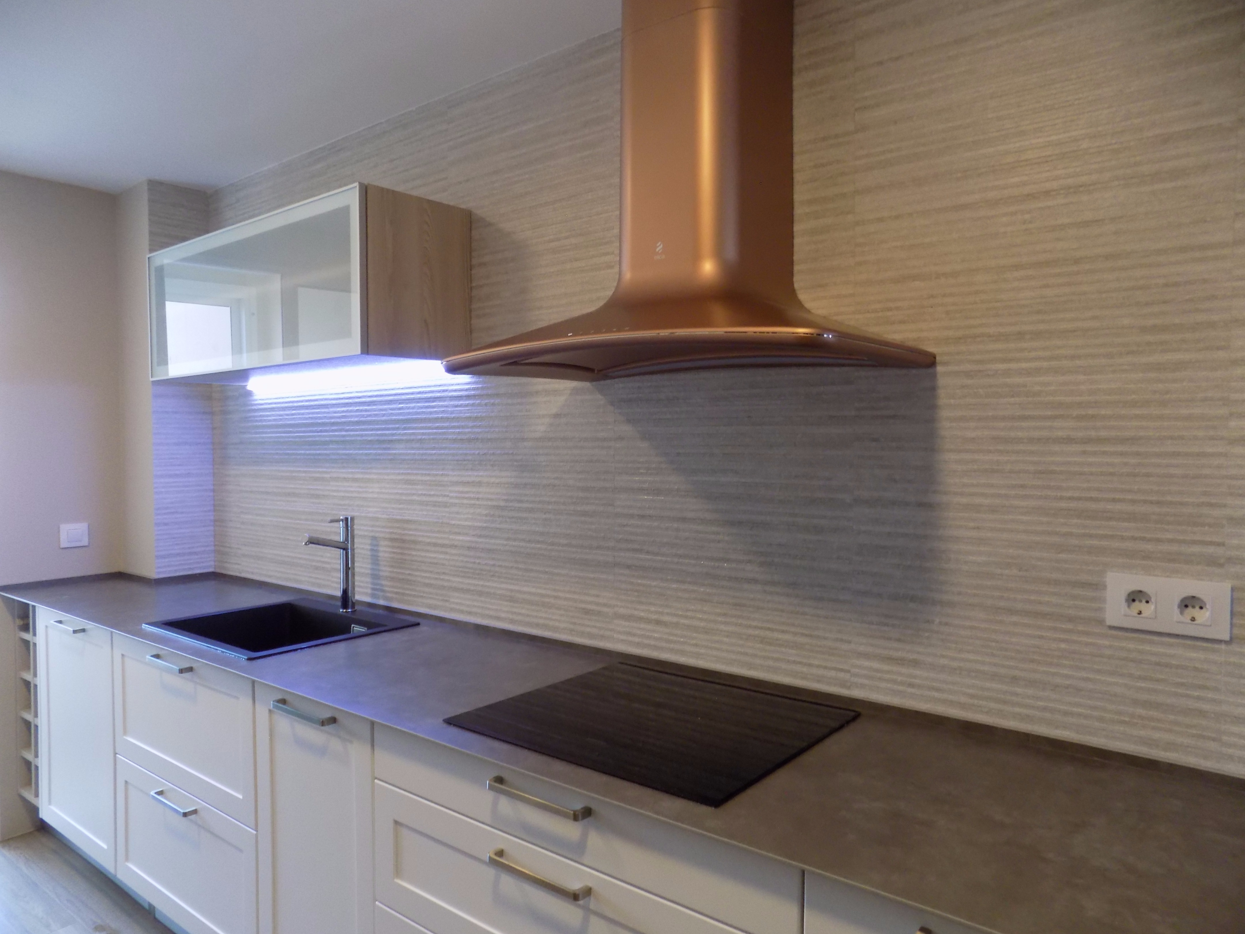 现代复古厨房，工业风与早餐文化的完美融合-6