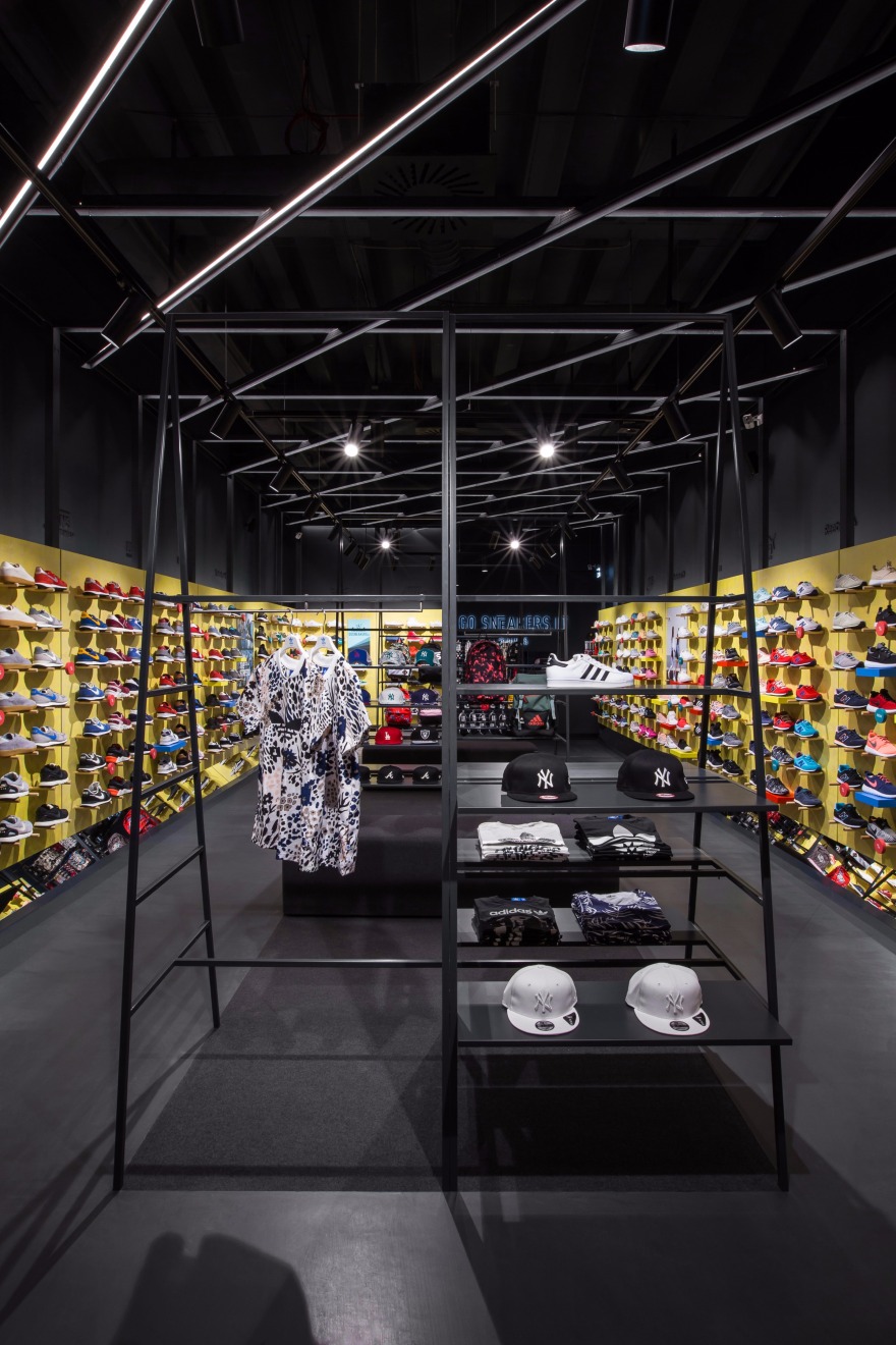 宇宙鞋潮 · Vilnius Ozas 展示空间-4