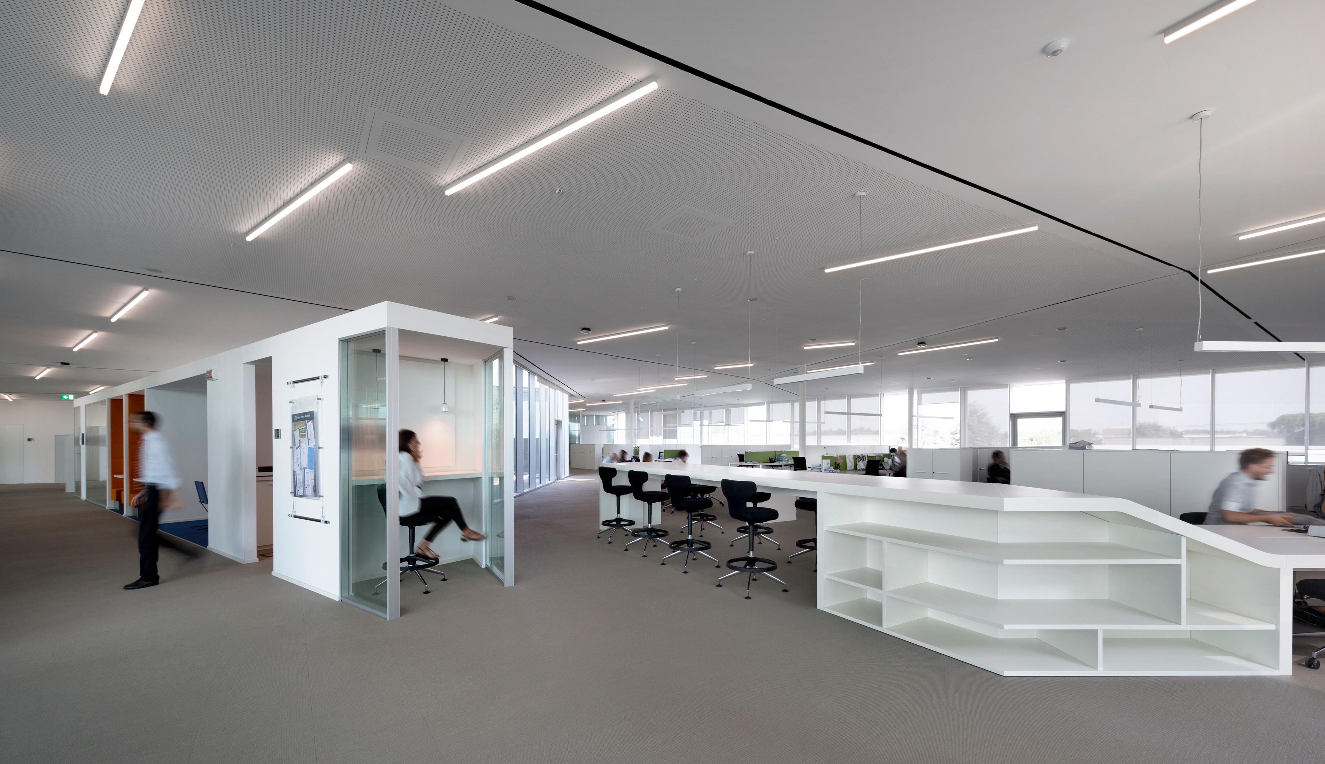 创新医疗企业总部，船舱灵感诠释动感与高效-8