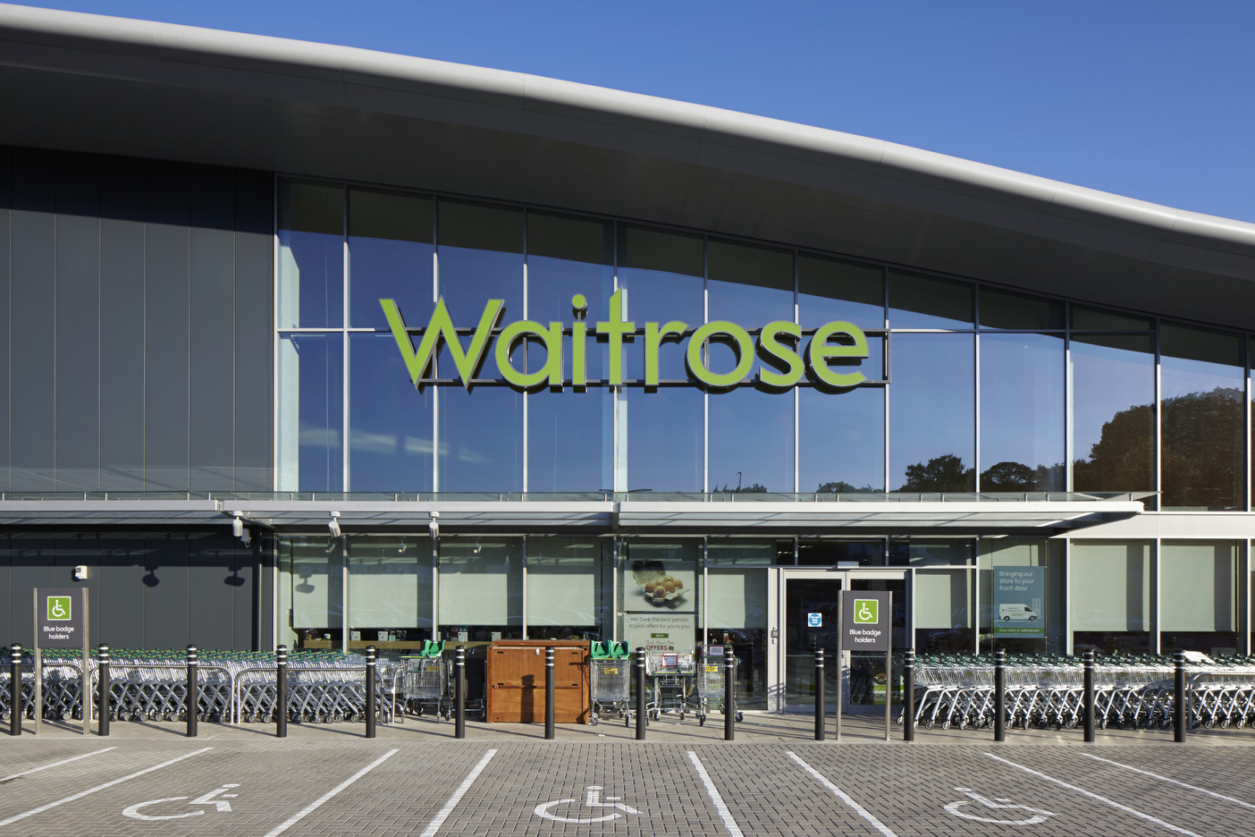 Waitrose Bagshot 绿色环保商业建筑设计-0