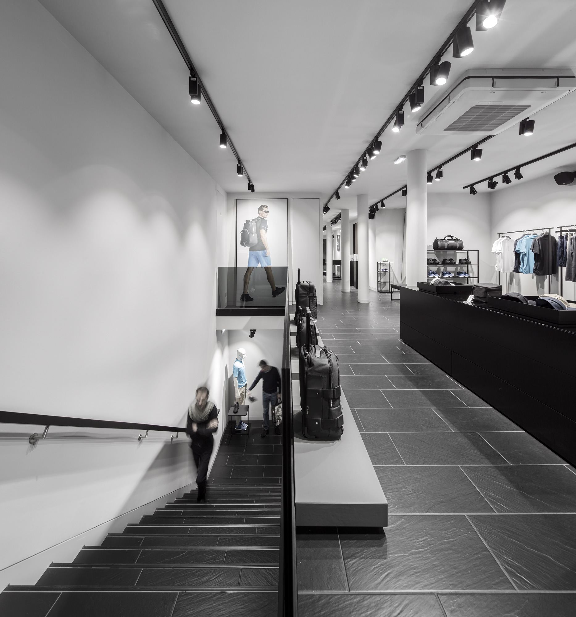 Porsche Design 打造豪华购物空间-7