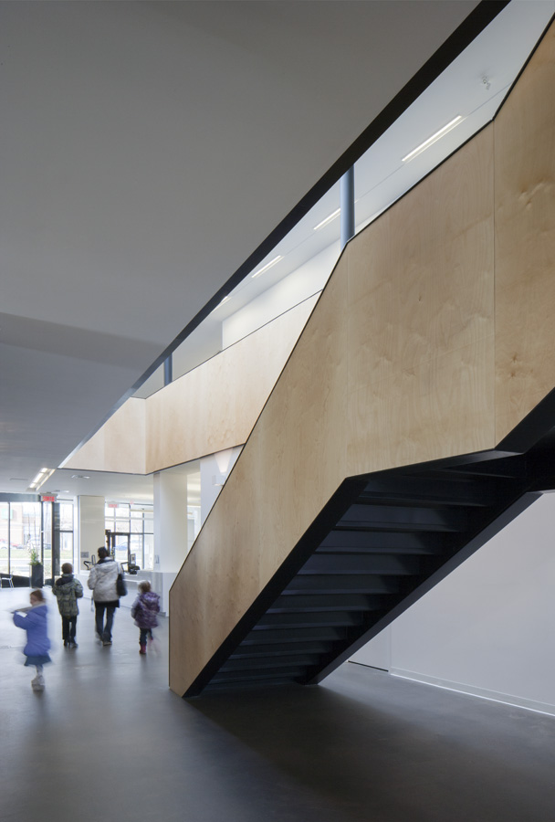 Guy Bélisle 图书馆-12