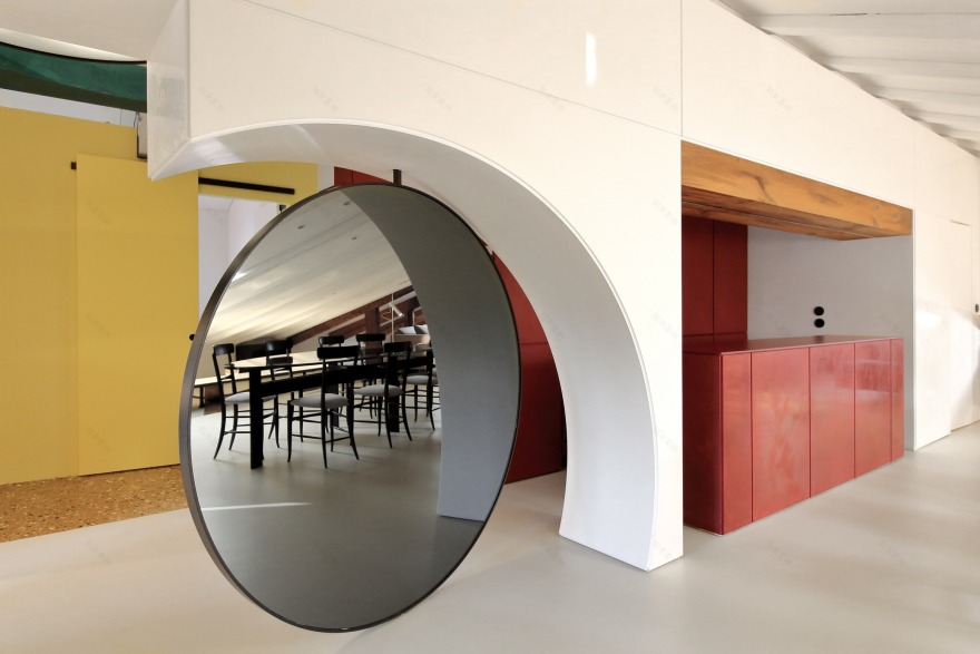 威尼斯运河旁独具匠心的公寓设计-9