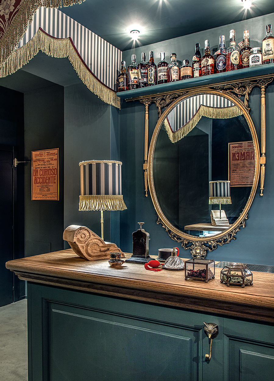 重塑城市中心古宅,打造梦幻般的酒吧空间-2