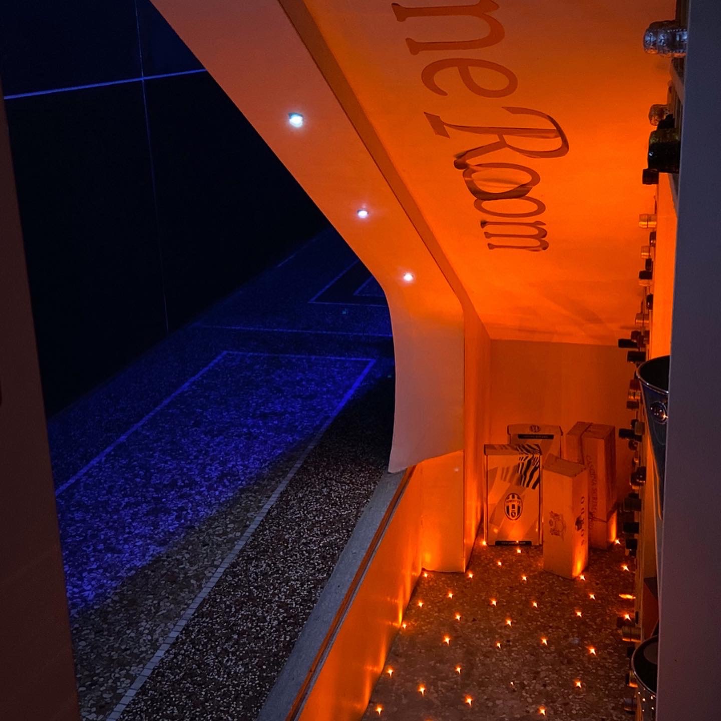 私人住宅酒窖设计-14