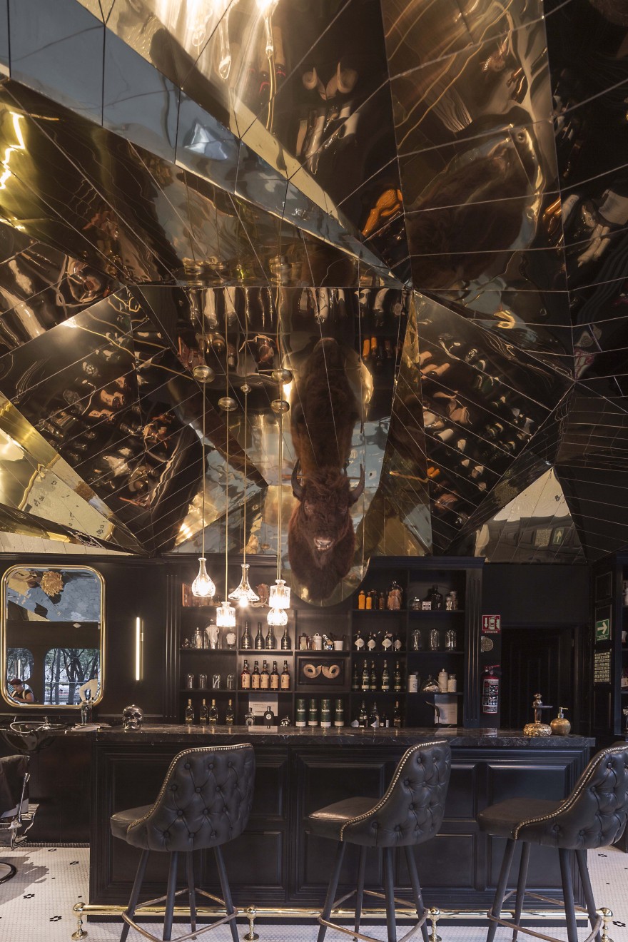 皇家理发店的精致室内设计-22