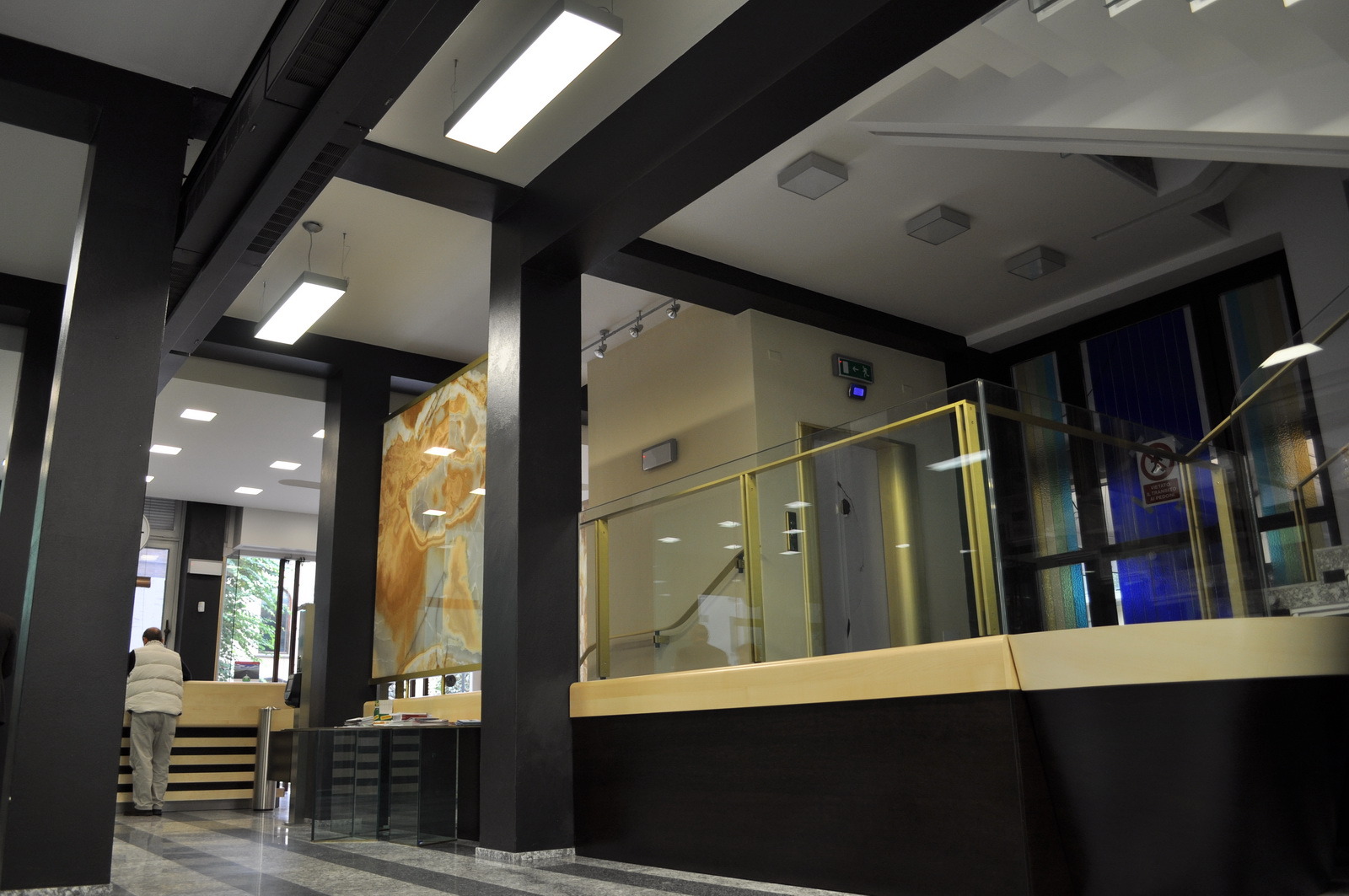 意大利 Ravenna 商业大厦室内设计案例解析-8