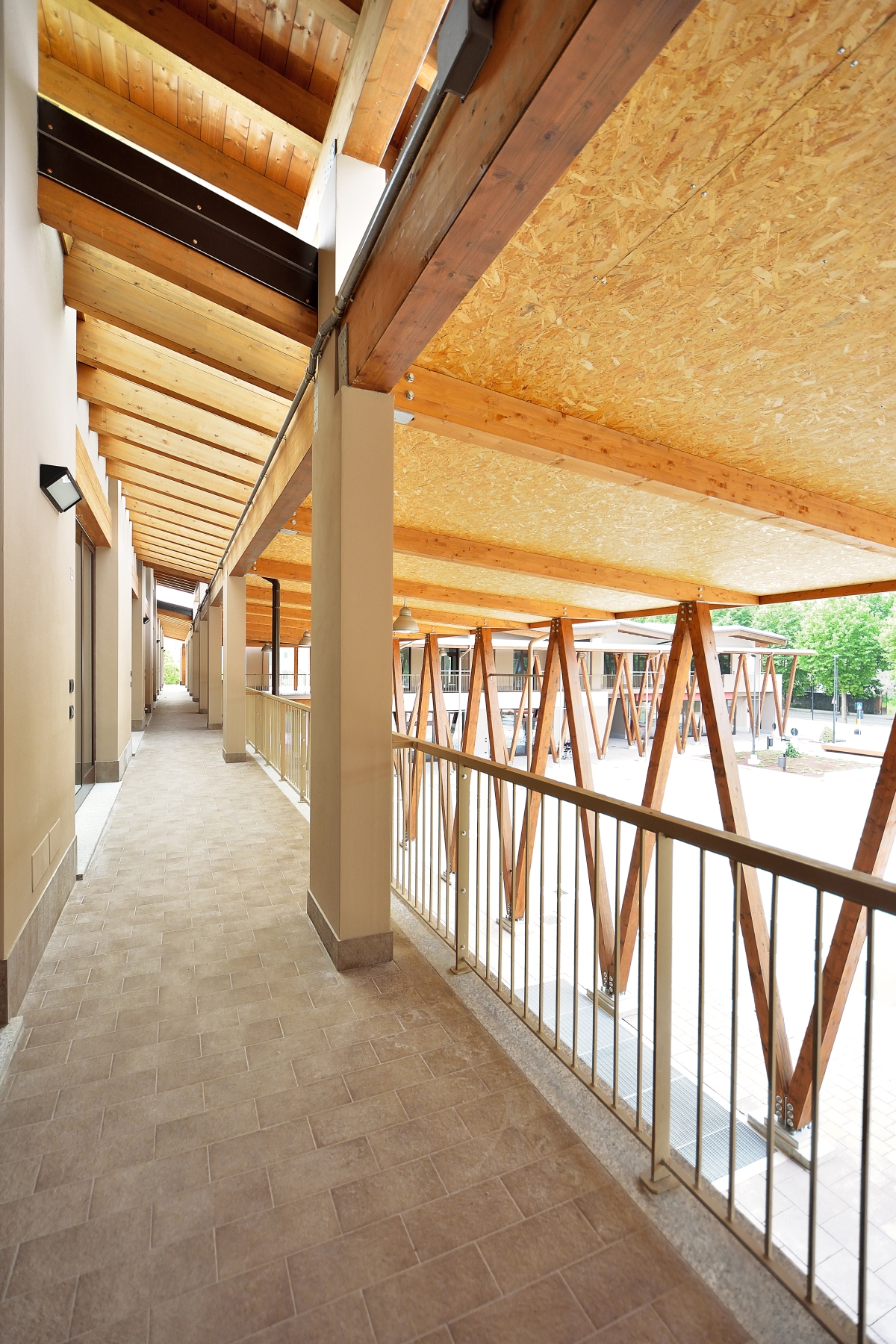 意大利北部城市广场重建,公共空间焕发新生-10