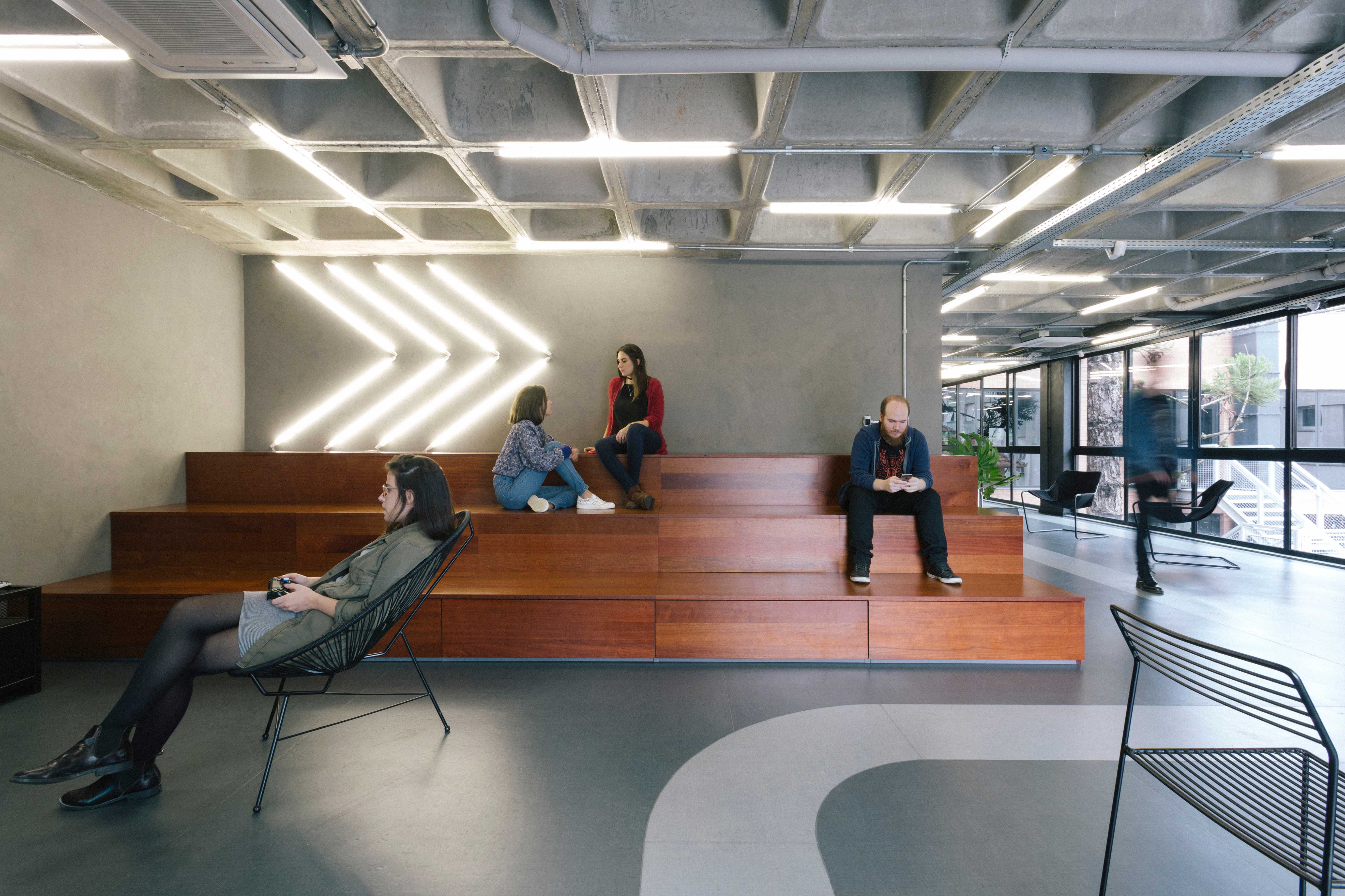 巴西 Azion 科技公司办公室——极客文化与工业风格的完美融合-26