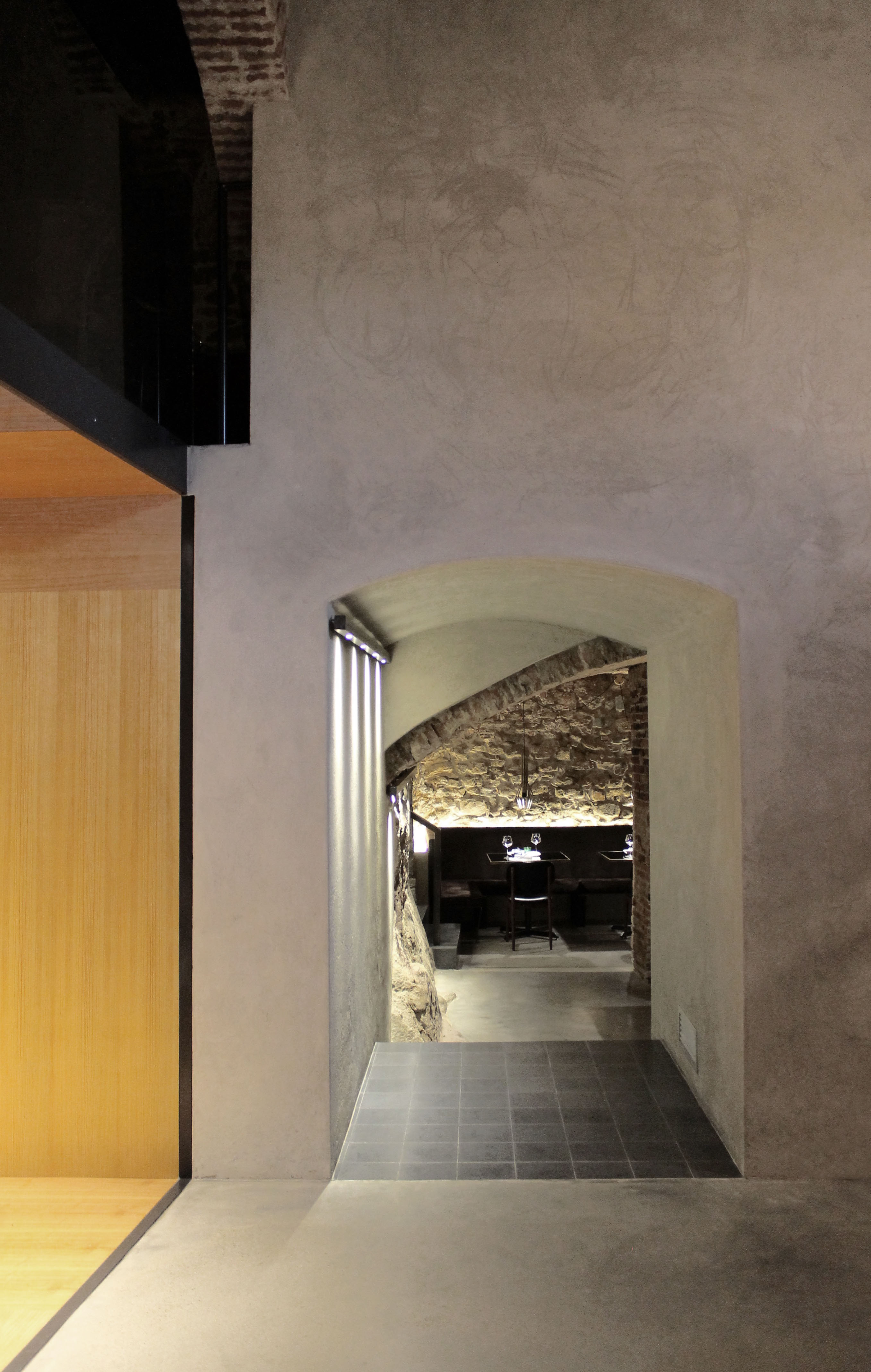 历史与当代交融的意大利餐厅设计-24