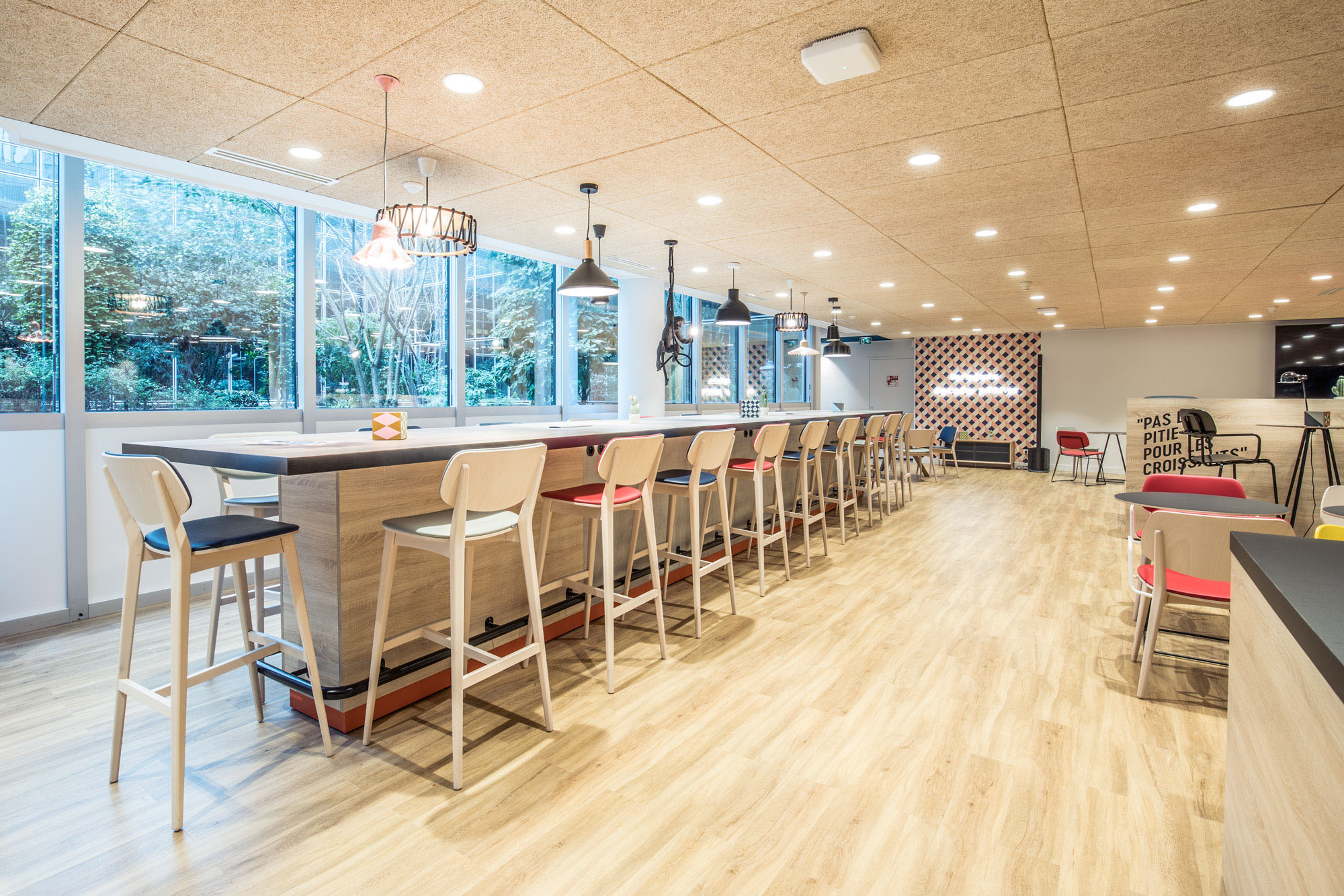 TF1 集团总部，现代简约设计典范-5