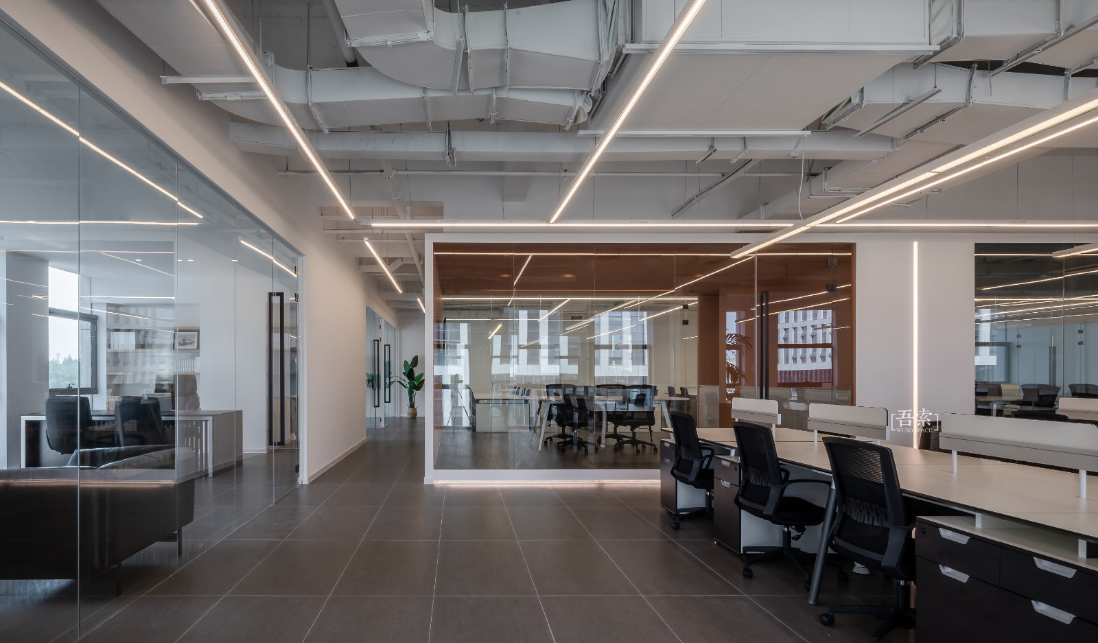 云密城 IT 科技公司,极简空间与人文互动的完美结合丨中国南京-11