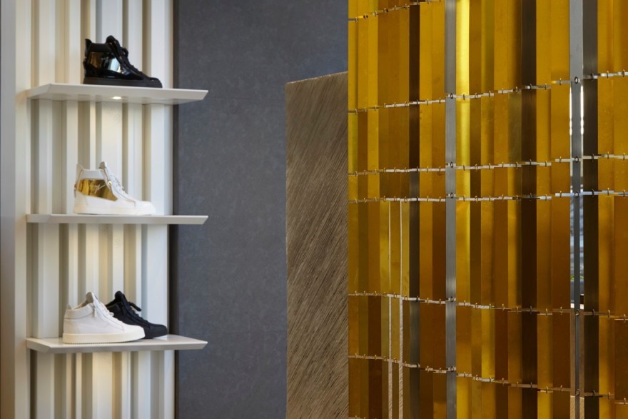 伦敦 Giuseppe Zanotti 男士专卖店 - 传统意式风情与现代空间的完美融合-11